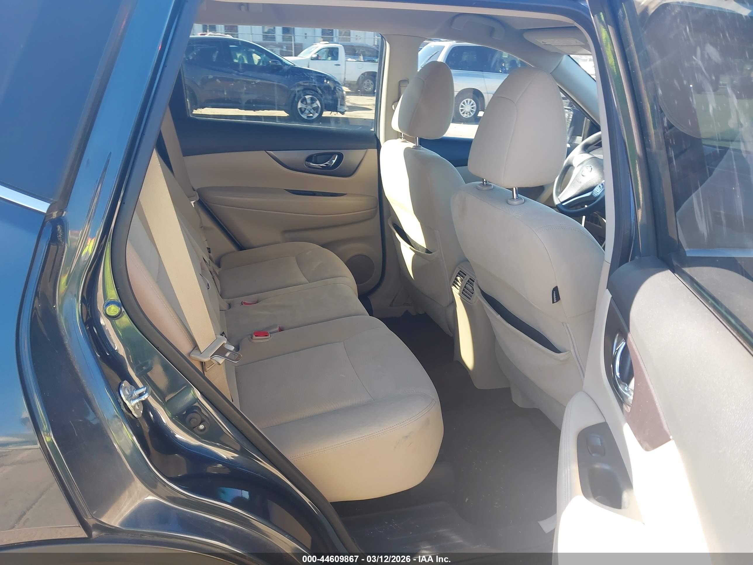 NISSAN ROGUE image 8