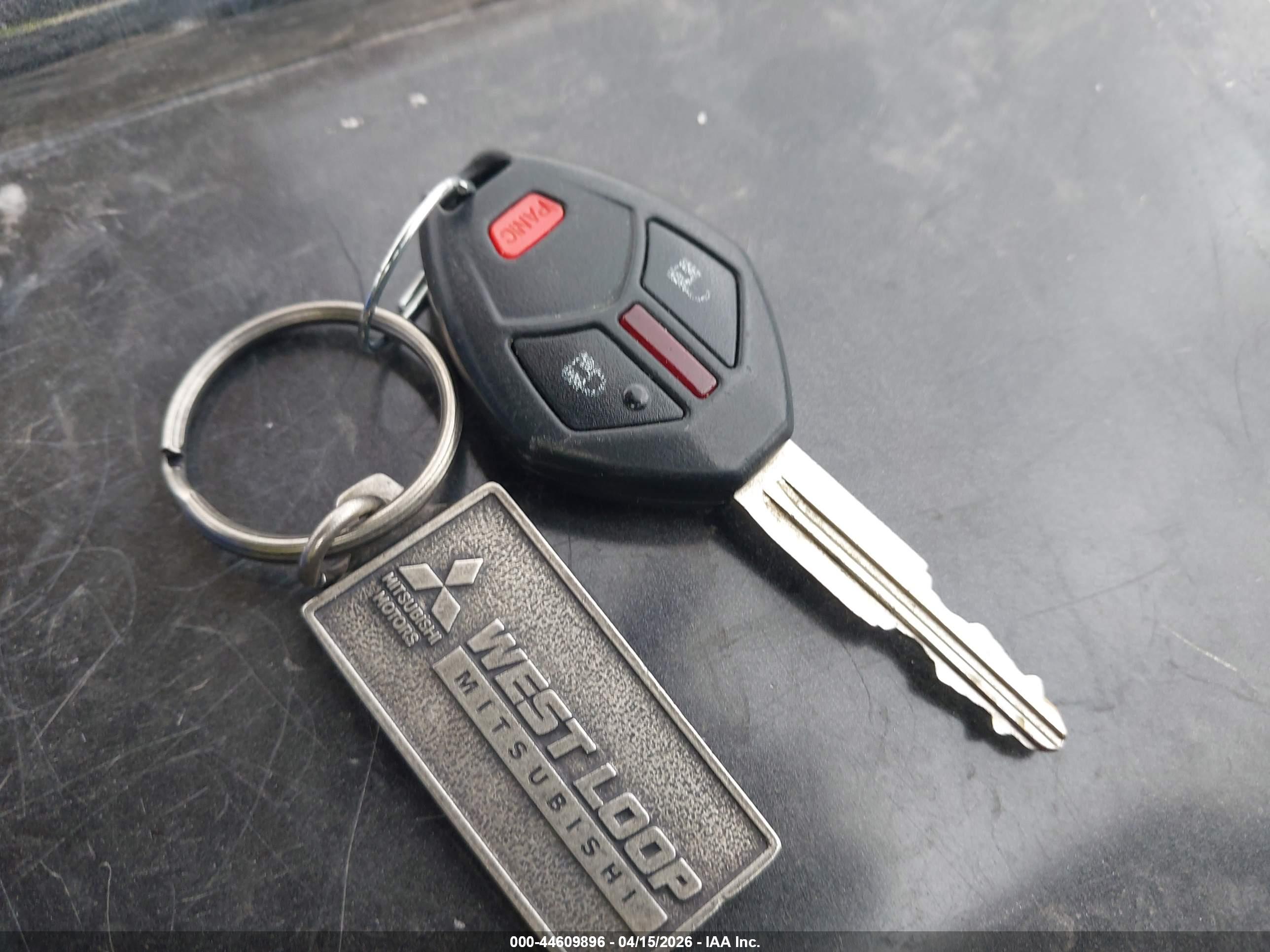 MITSUBISHI OUTLANDER image 11
