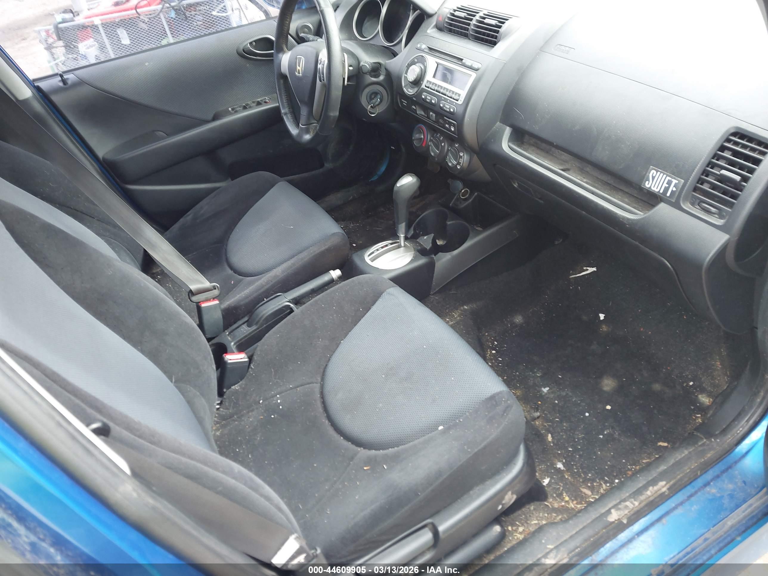 HONDA FIT image 5