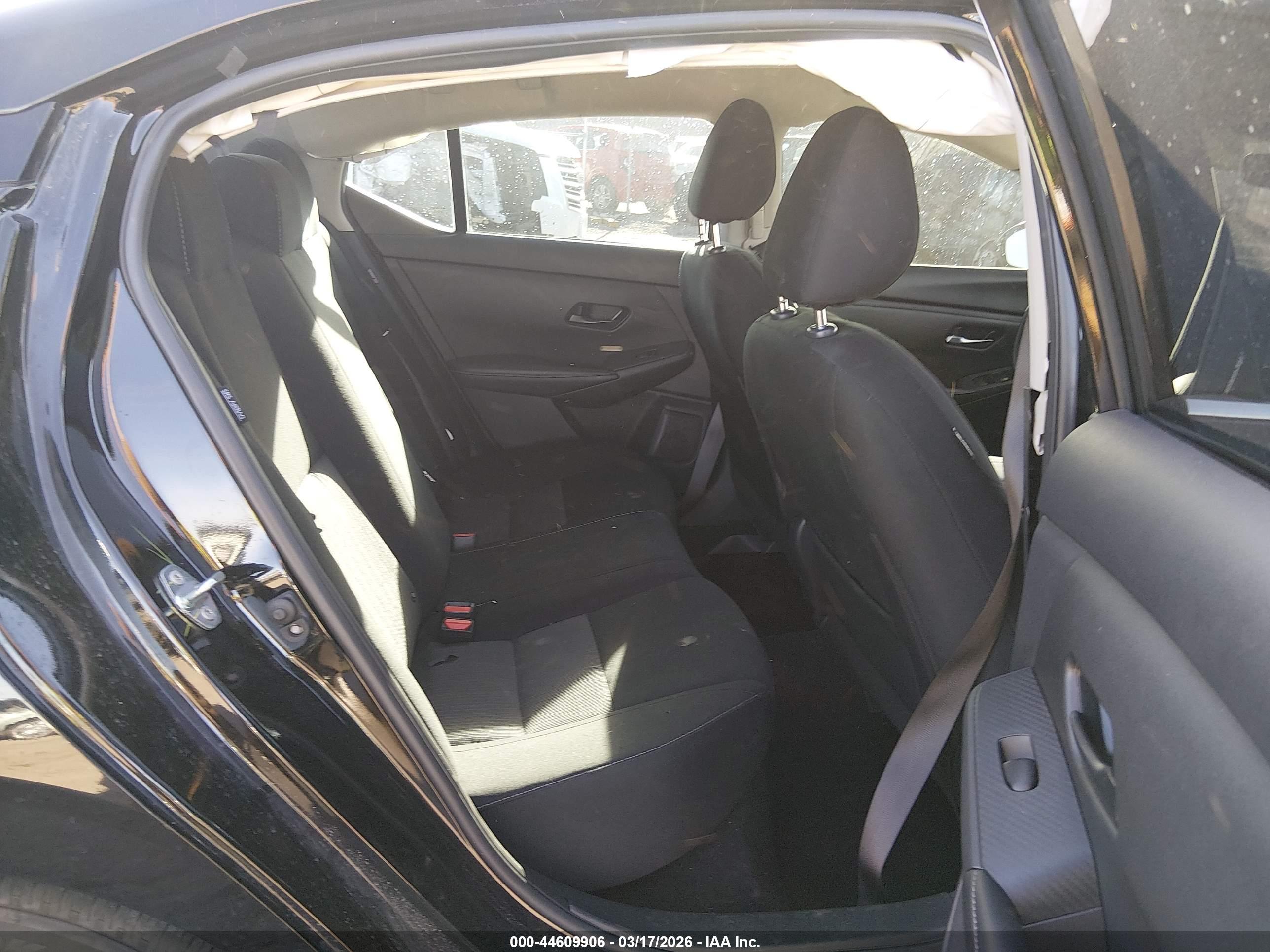 NISSAN SENTRA image 8