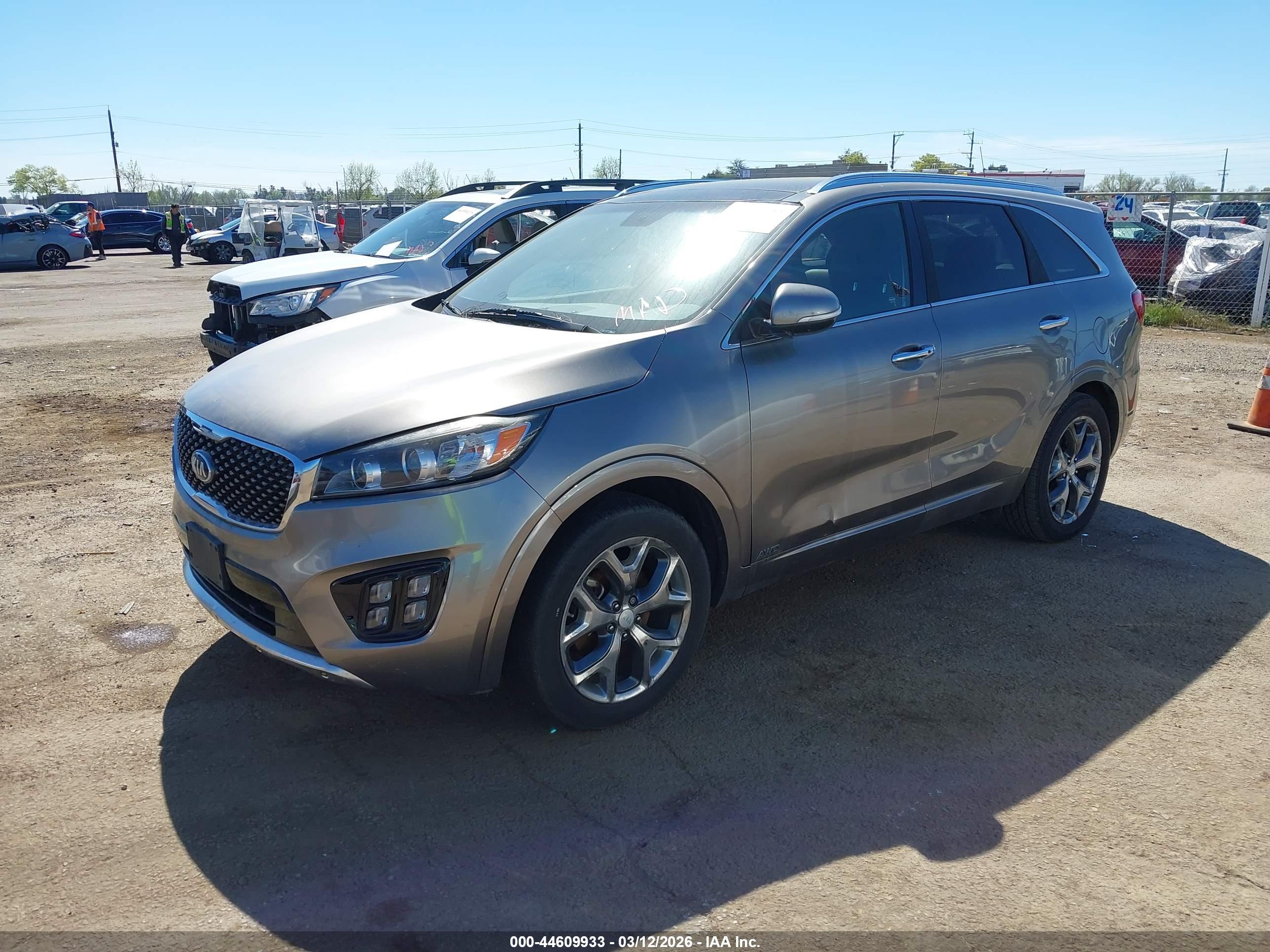 KIA SORENTO image 2