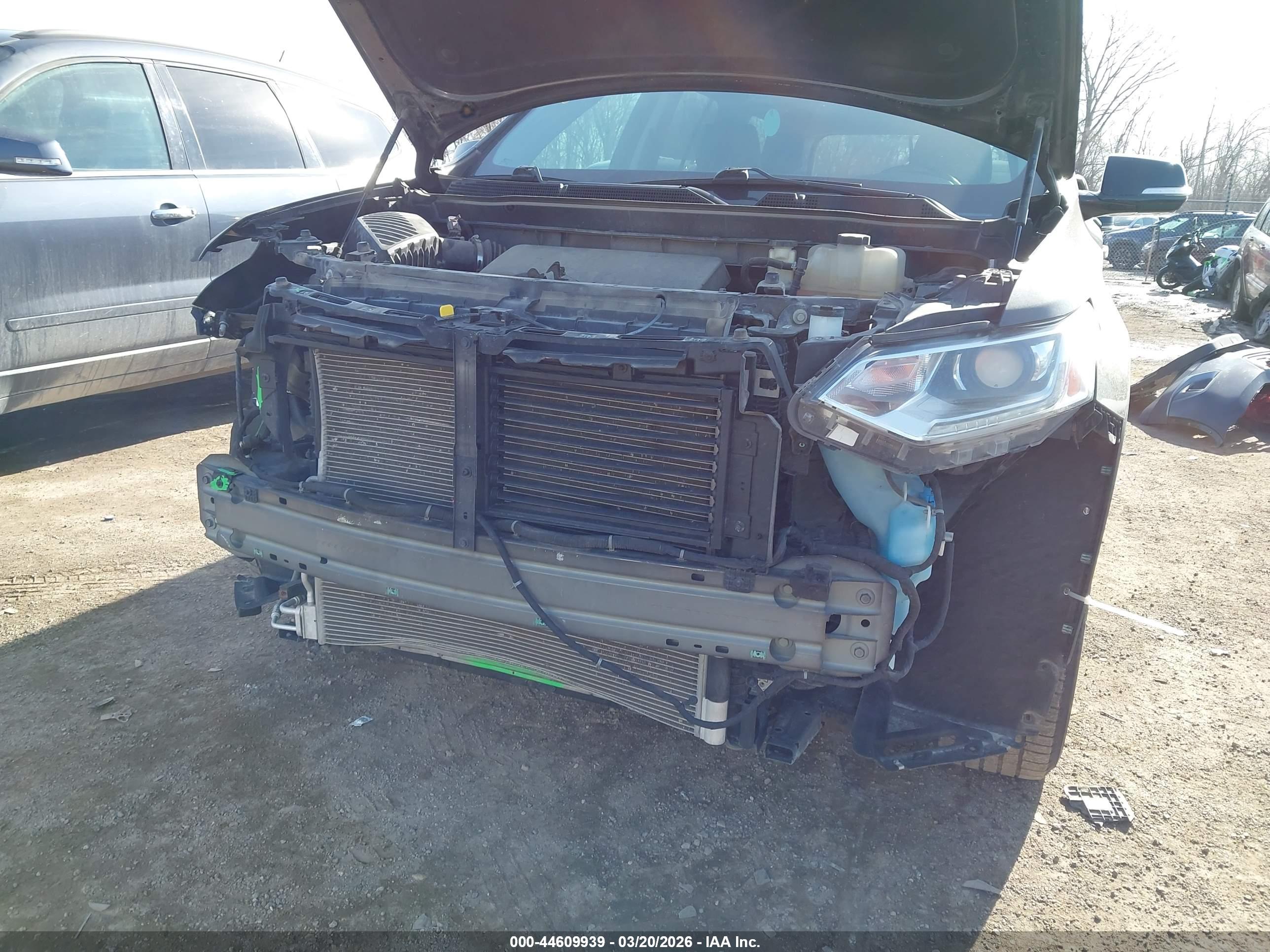 CHEVROLET TRAVERSE image 6