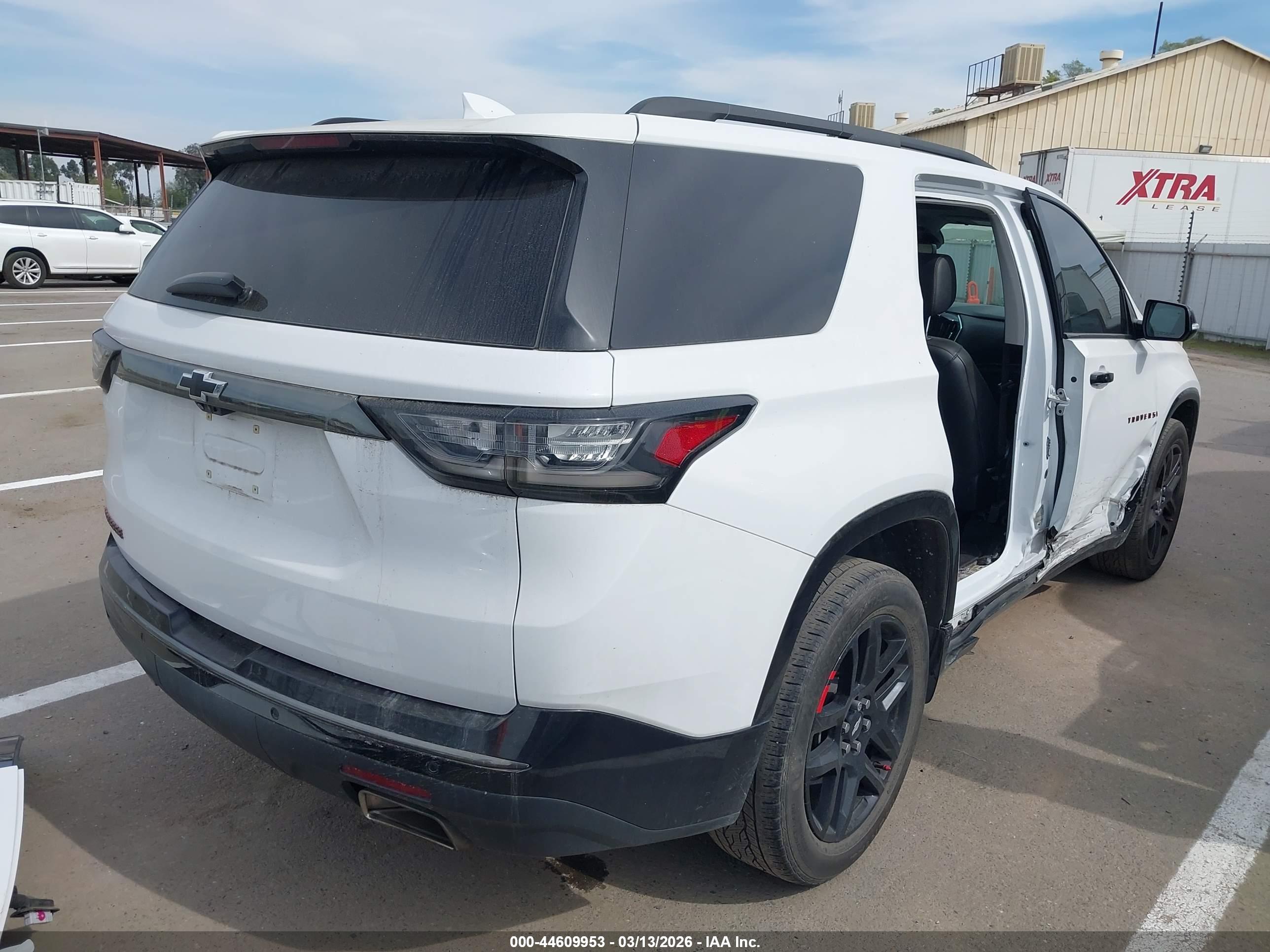 CHEVROLET TRAVERSE image 4