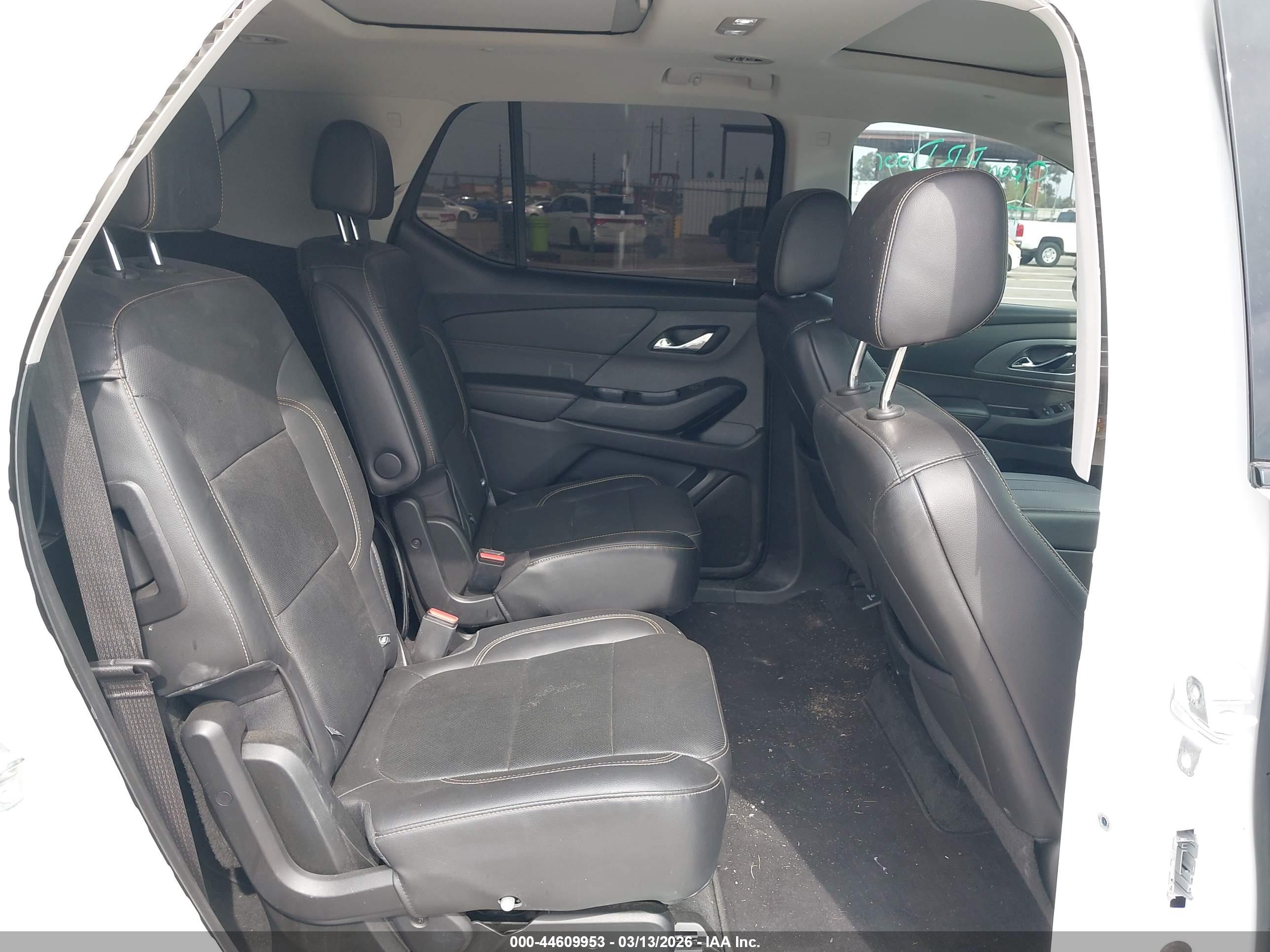 CHEVROLET TRAVERSE image 8