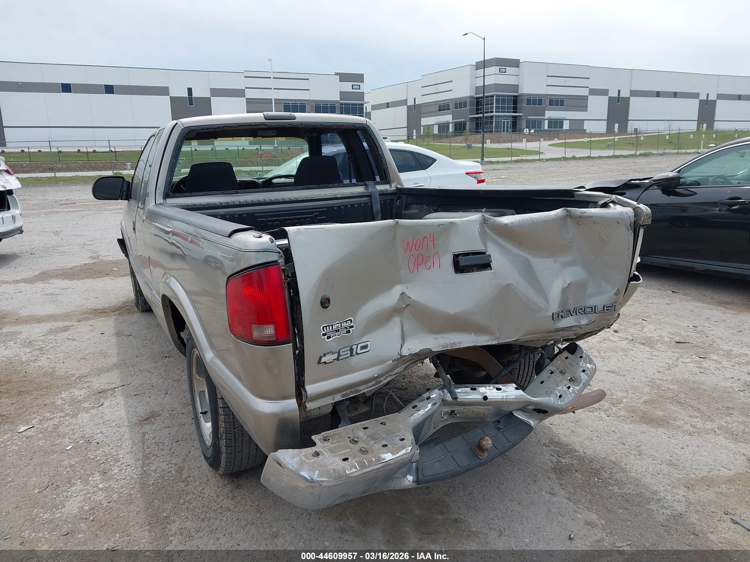CHEVROLET S-10 image 3