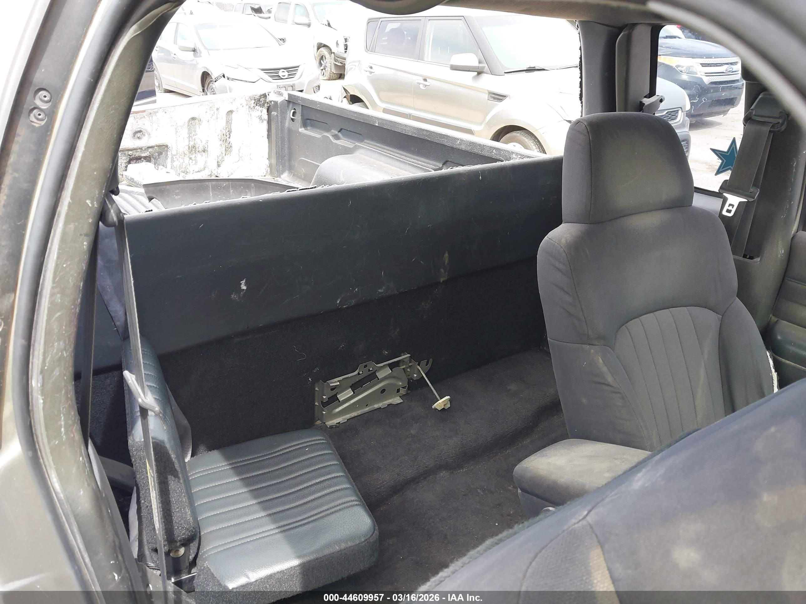 CHEVROLET S-10 image 8