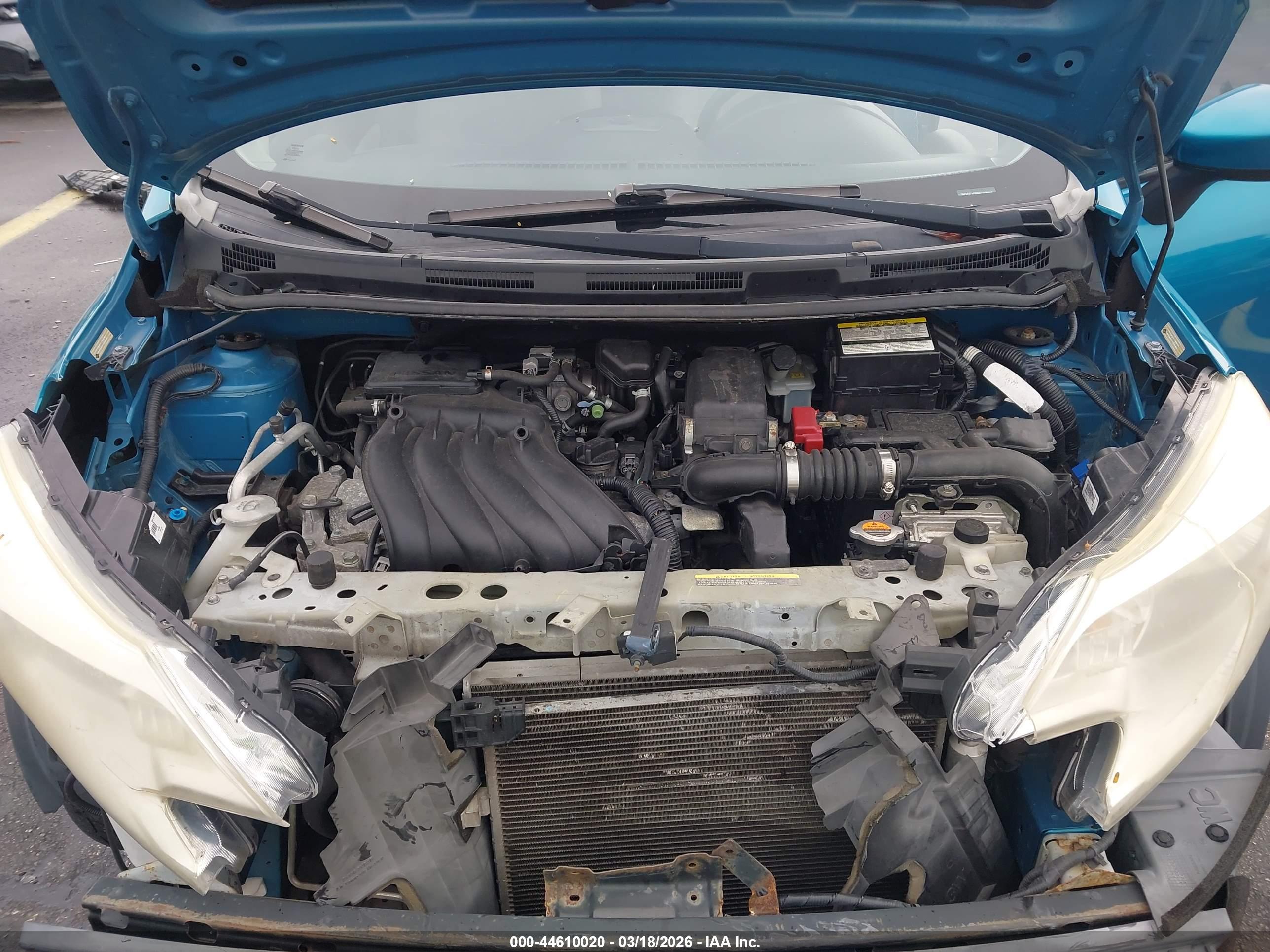 NISSAN VERSA image 10