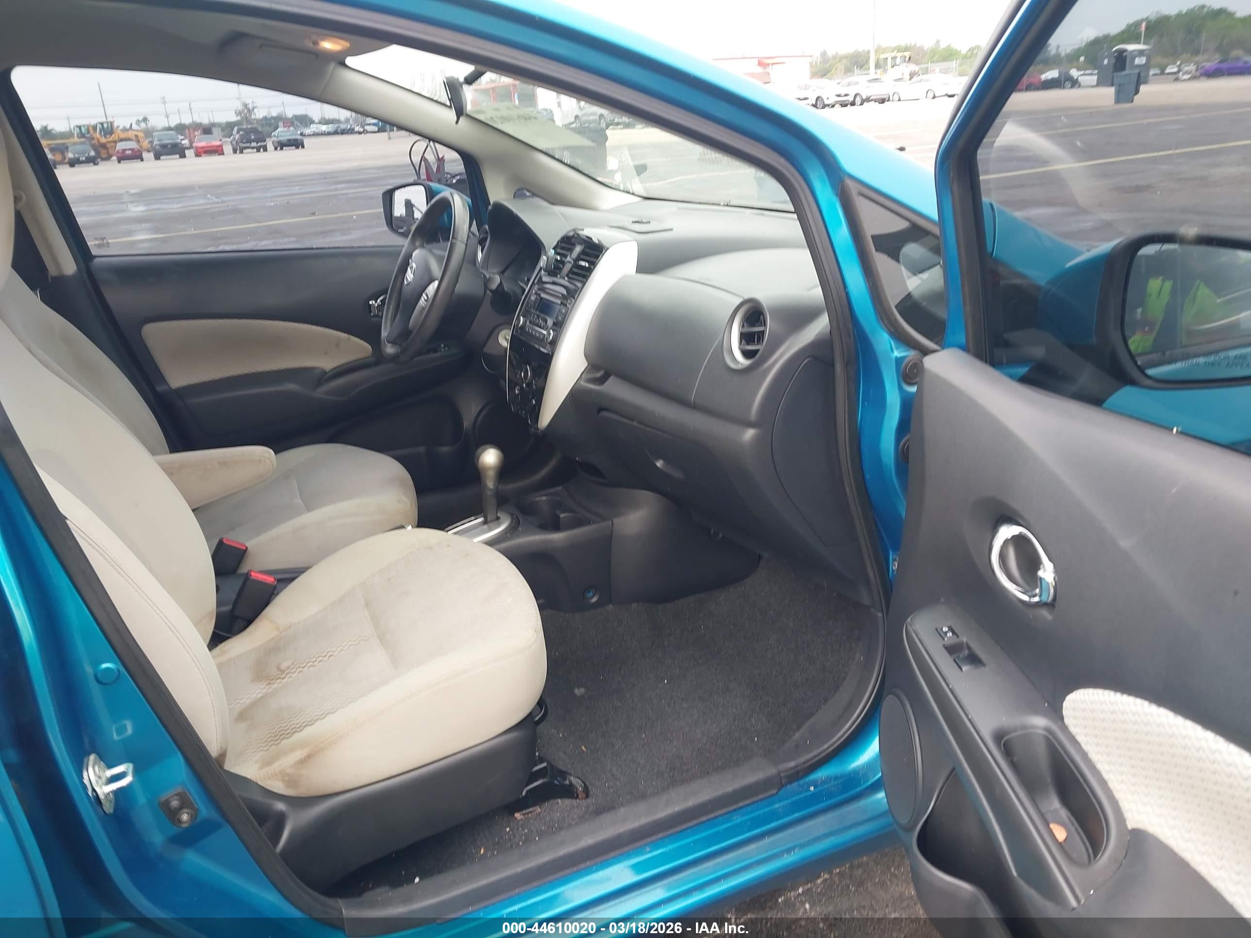 NISSAN VERSA image 5