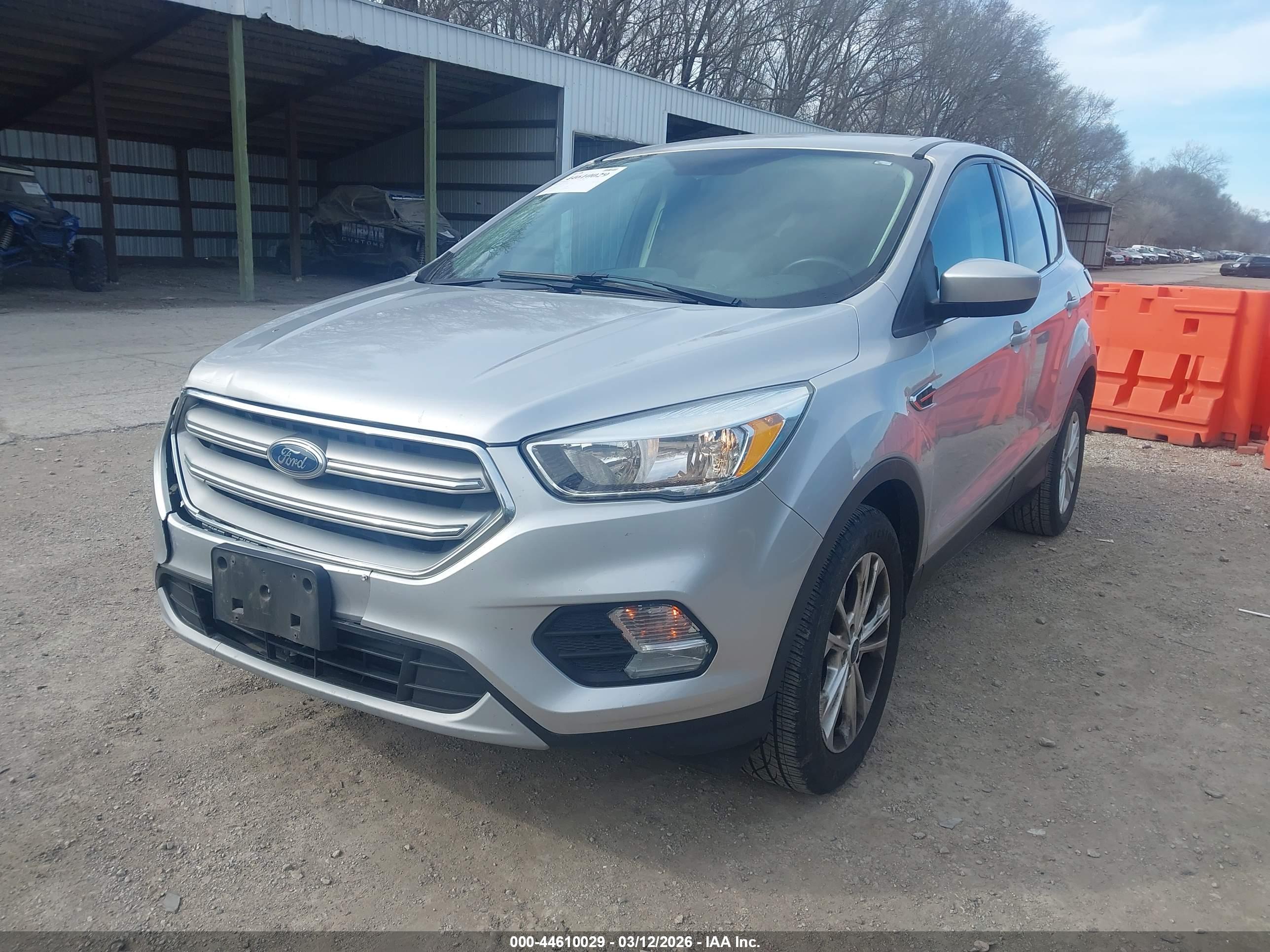 FORD ESCAPE image 2