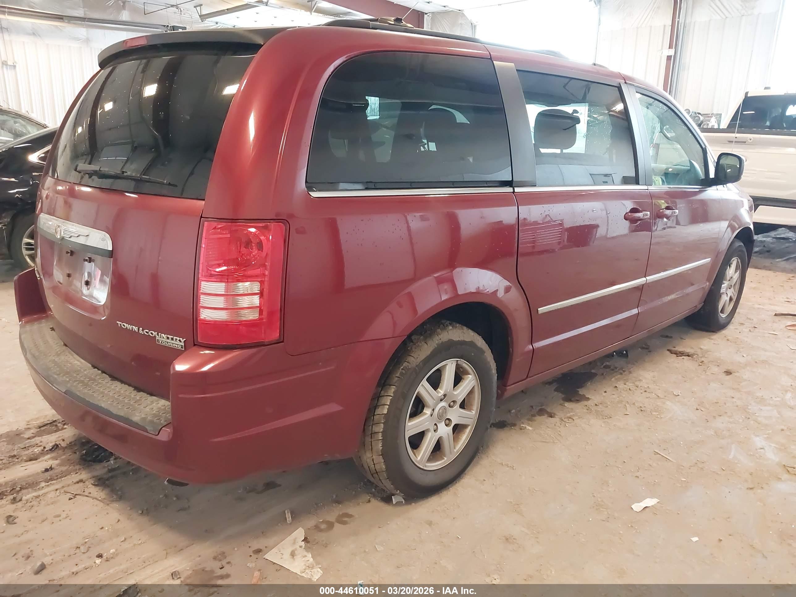 CHRYSLER TOWN image 4