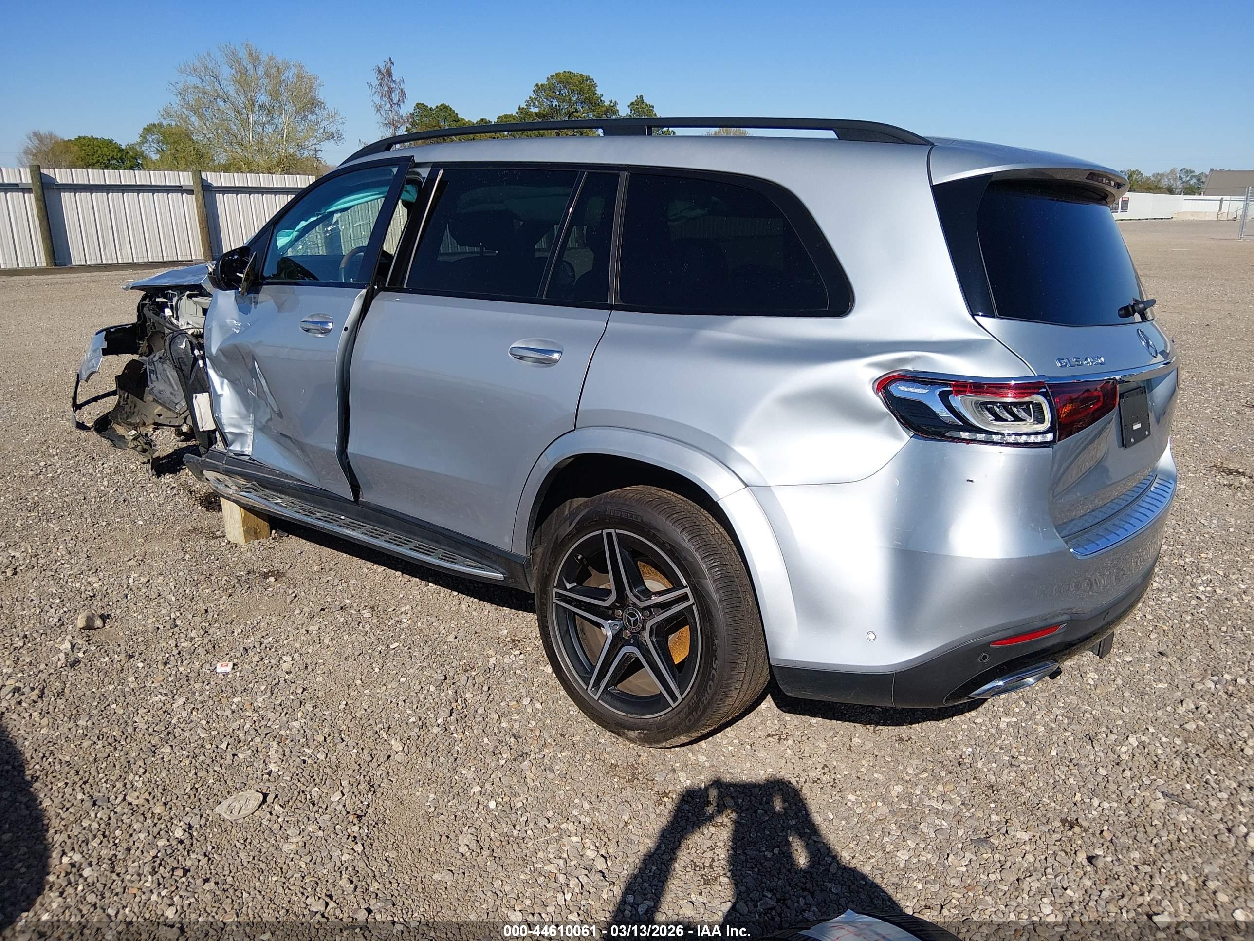MERCEDES-BENZ GLS image 3