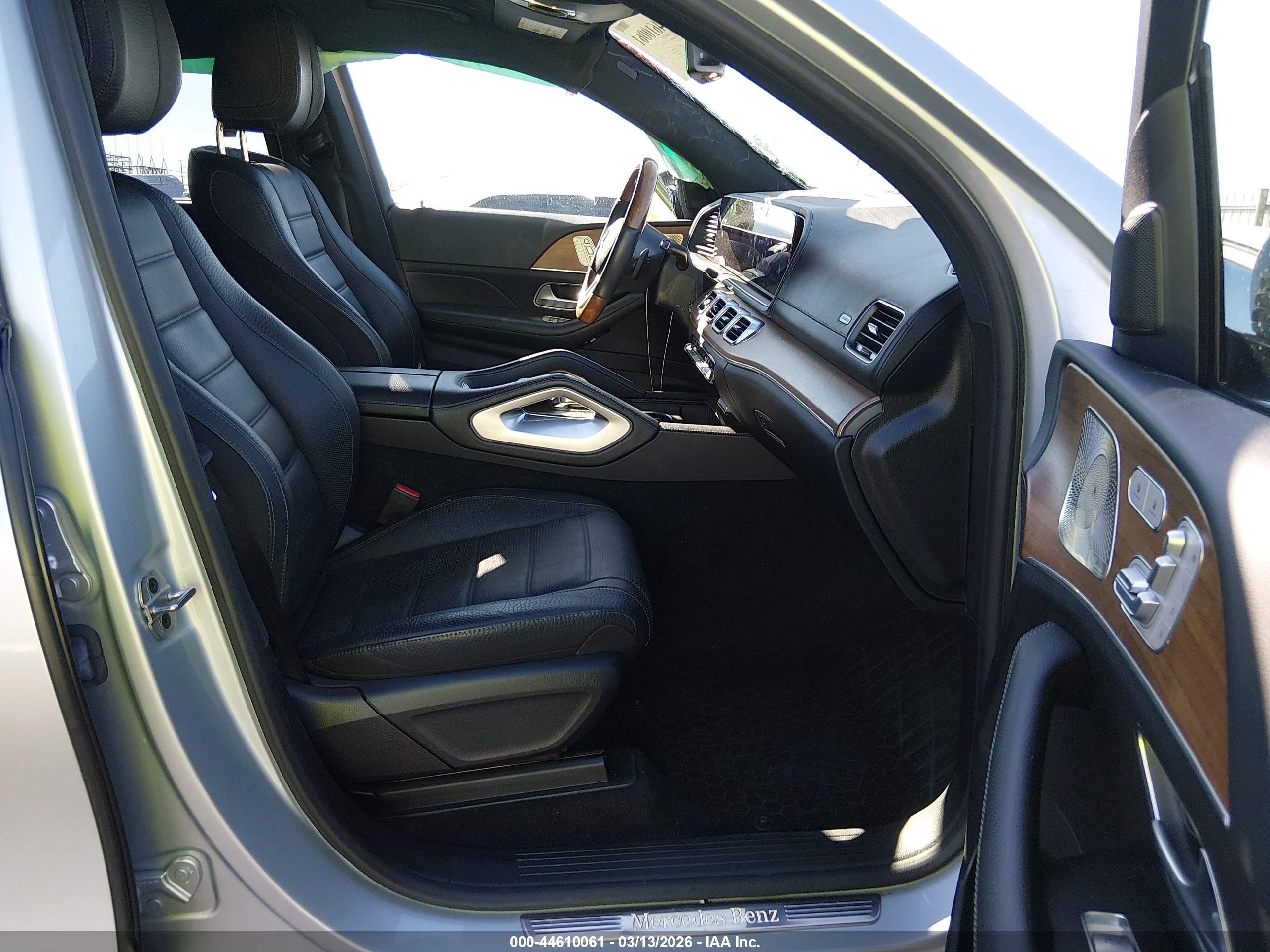 MERCEDES-BENZ GLS image 5