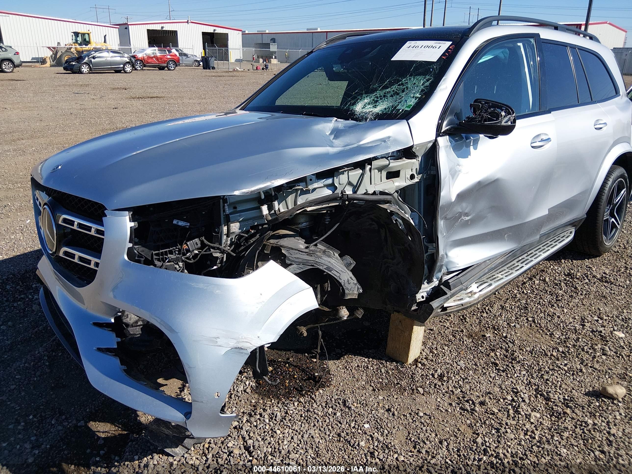 MERCEDES-BENZ GLS image 6
