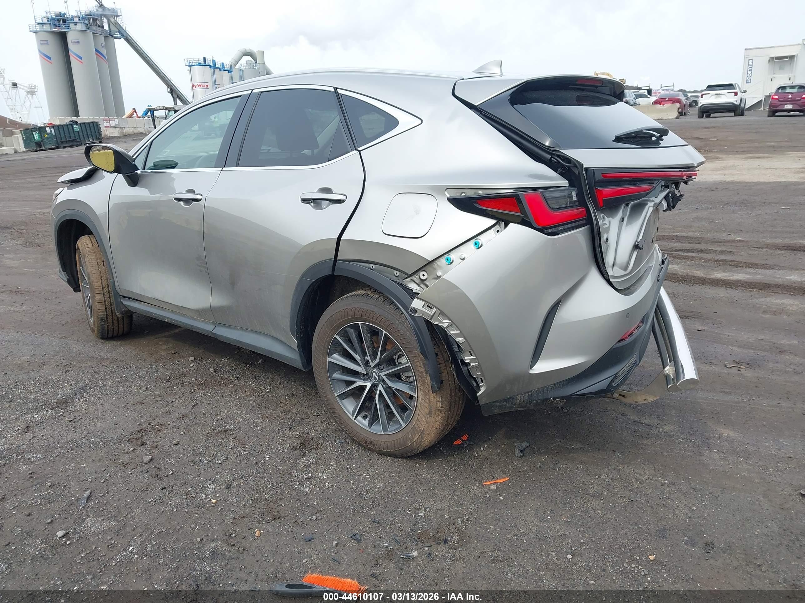 LEXUS NX image 3
