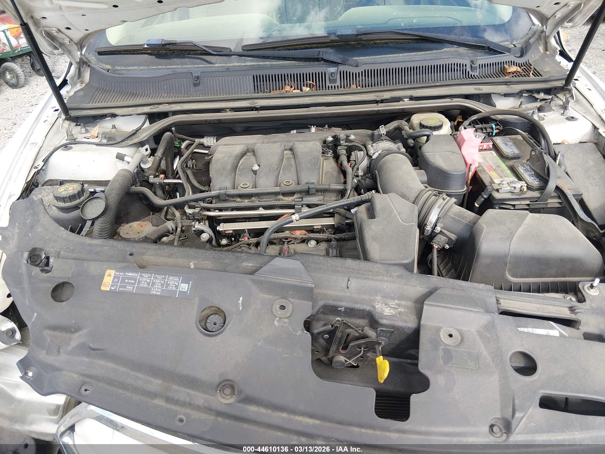 FORD TAURUS image 10