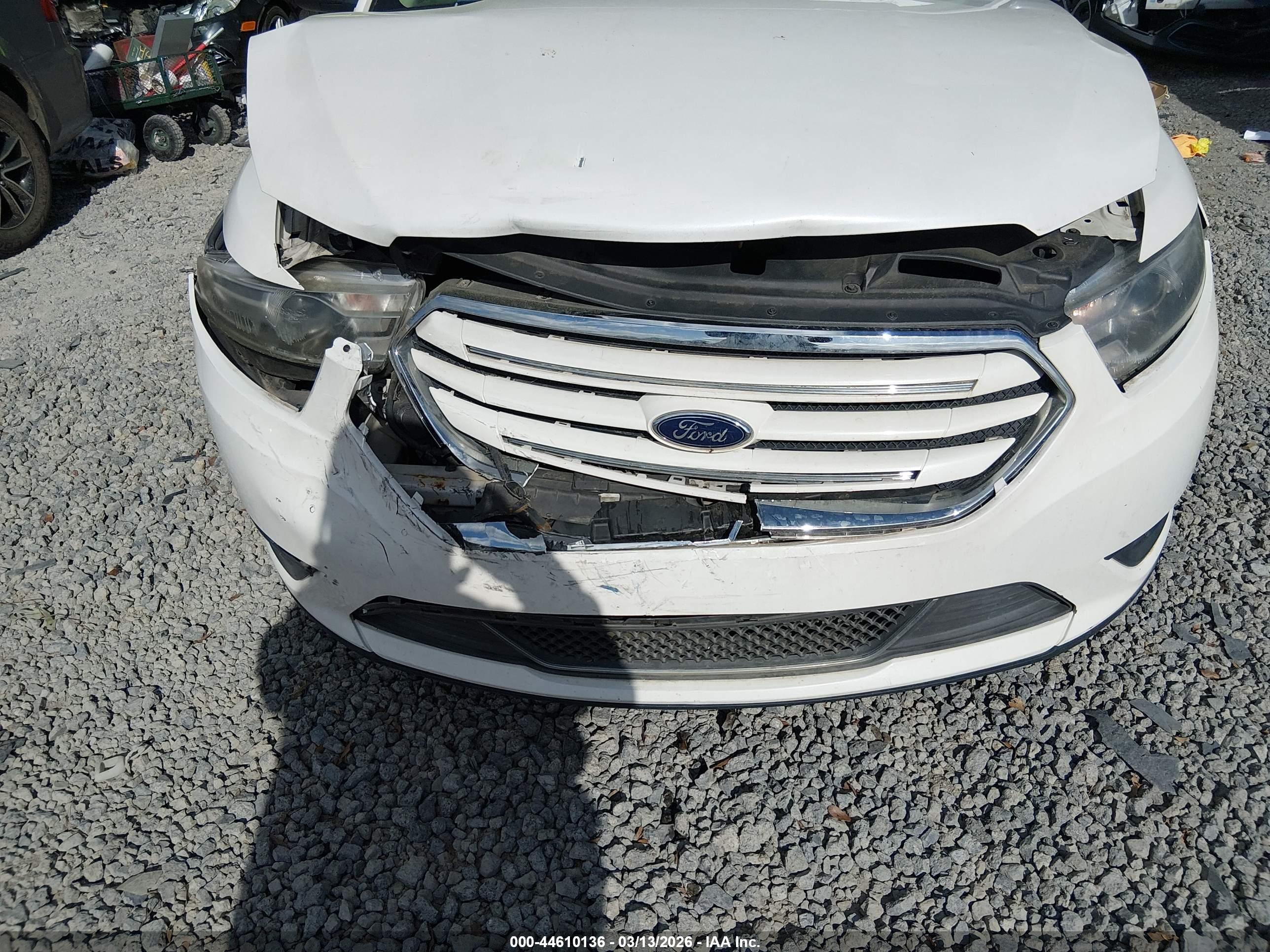 FORD TAURUS image 6