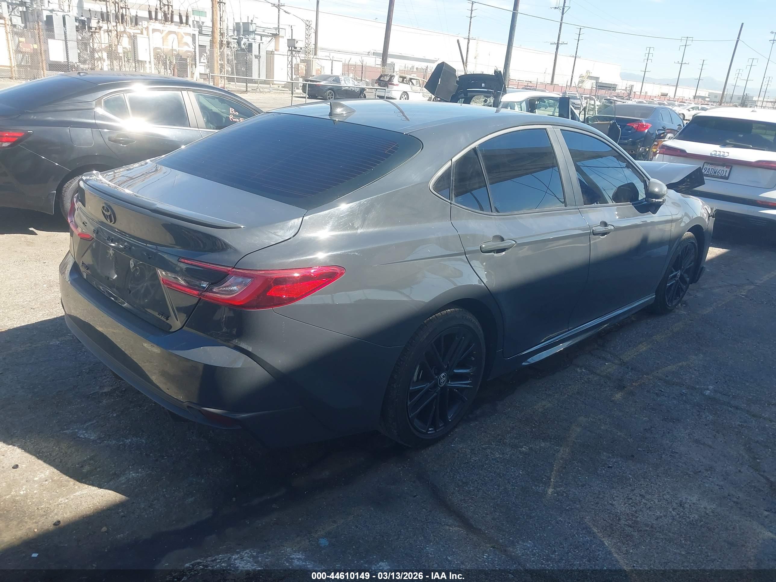 TOYOTA CAMRY image 4