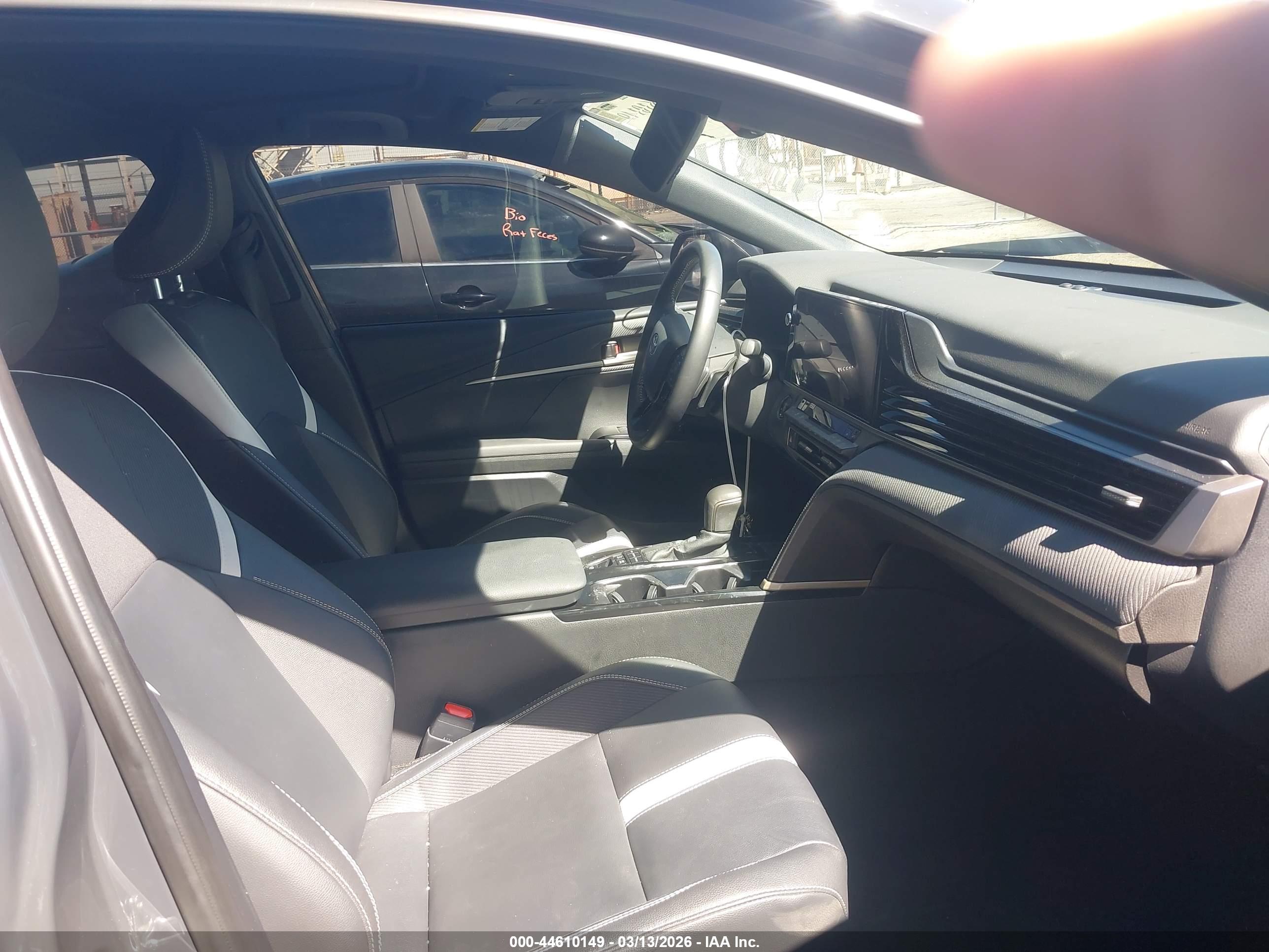 TOYOTA CAMRY image 5