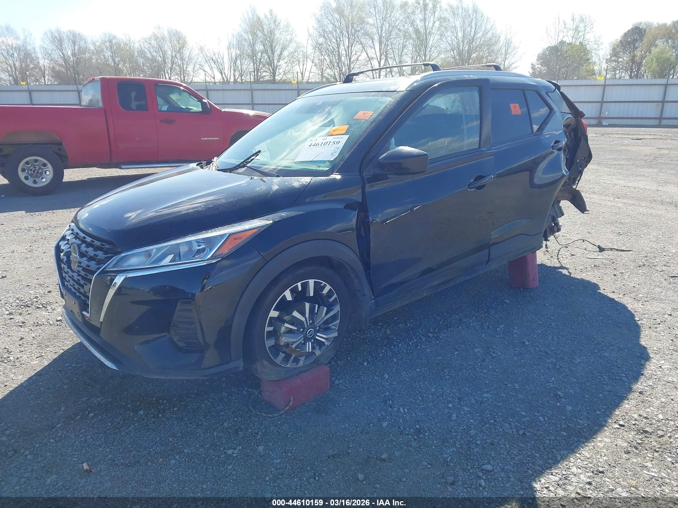 NISSAN KICKS image 2