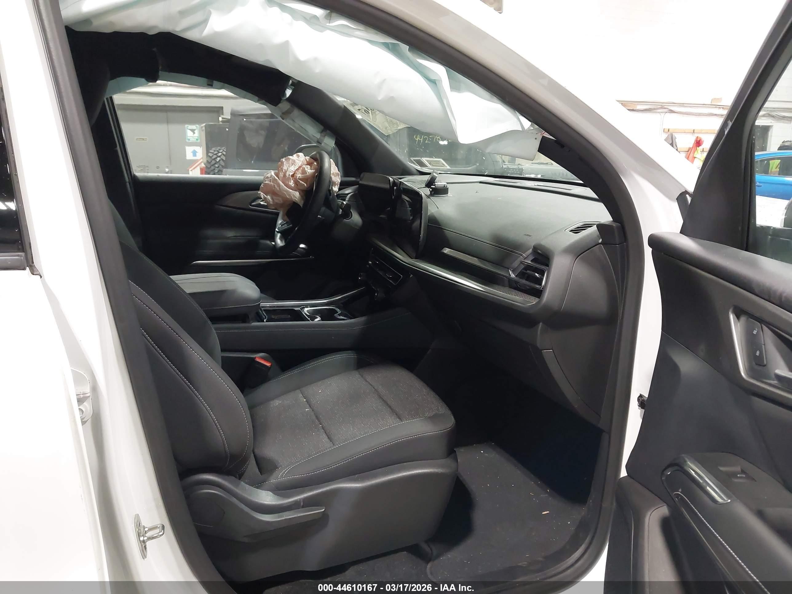 CHEVROLET TRAVERSE image 5