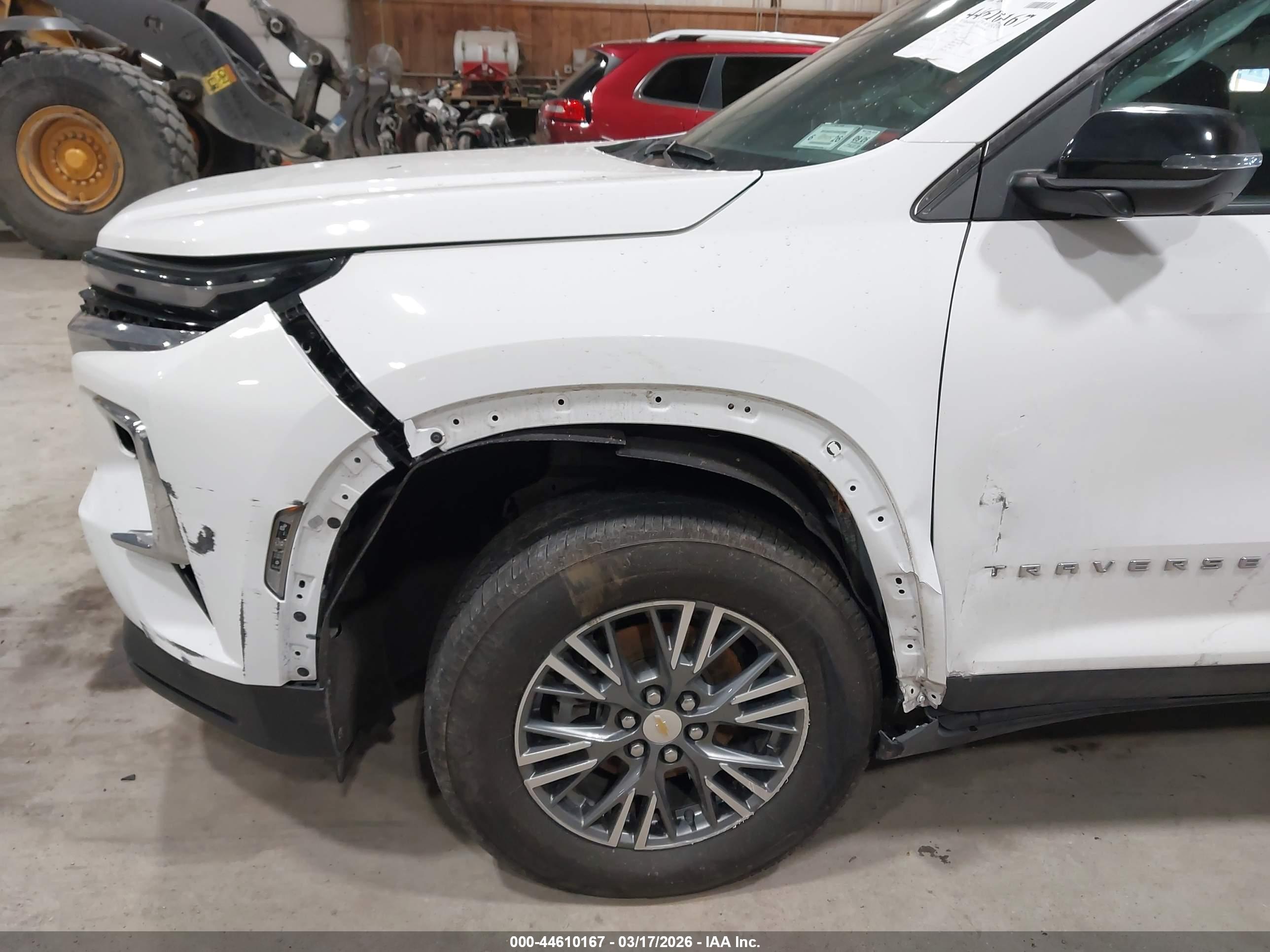 CHEVROLET TRAVERSE image 6