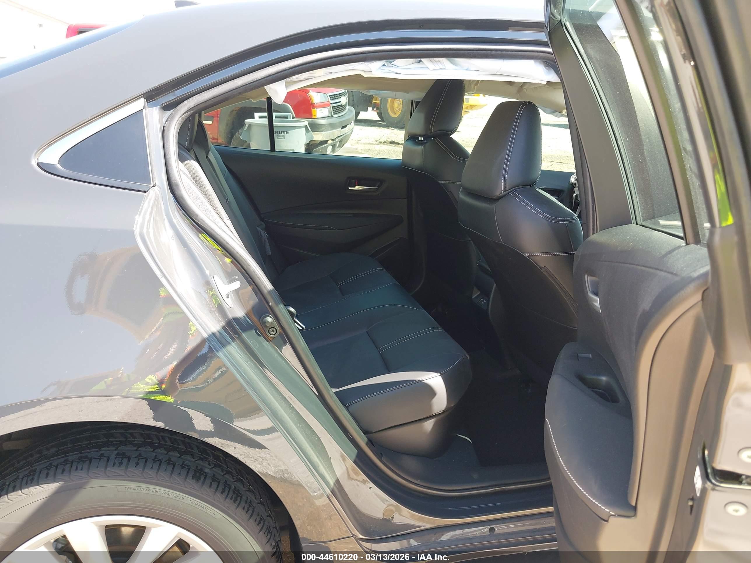 TOYOTA COROLLA image 8