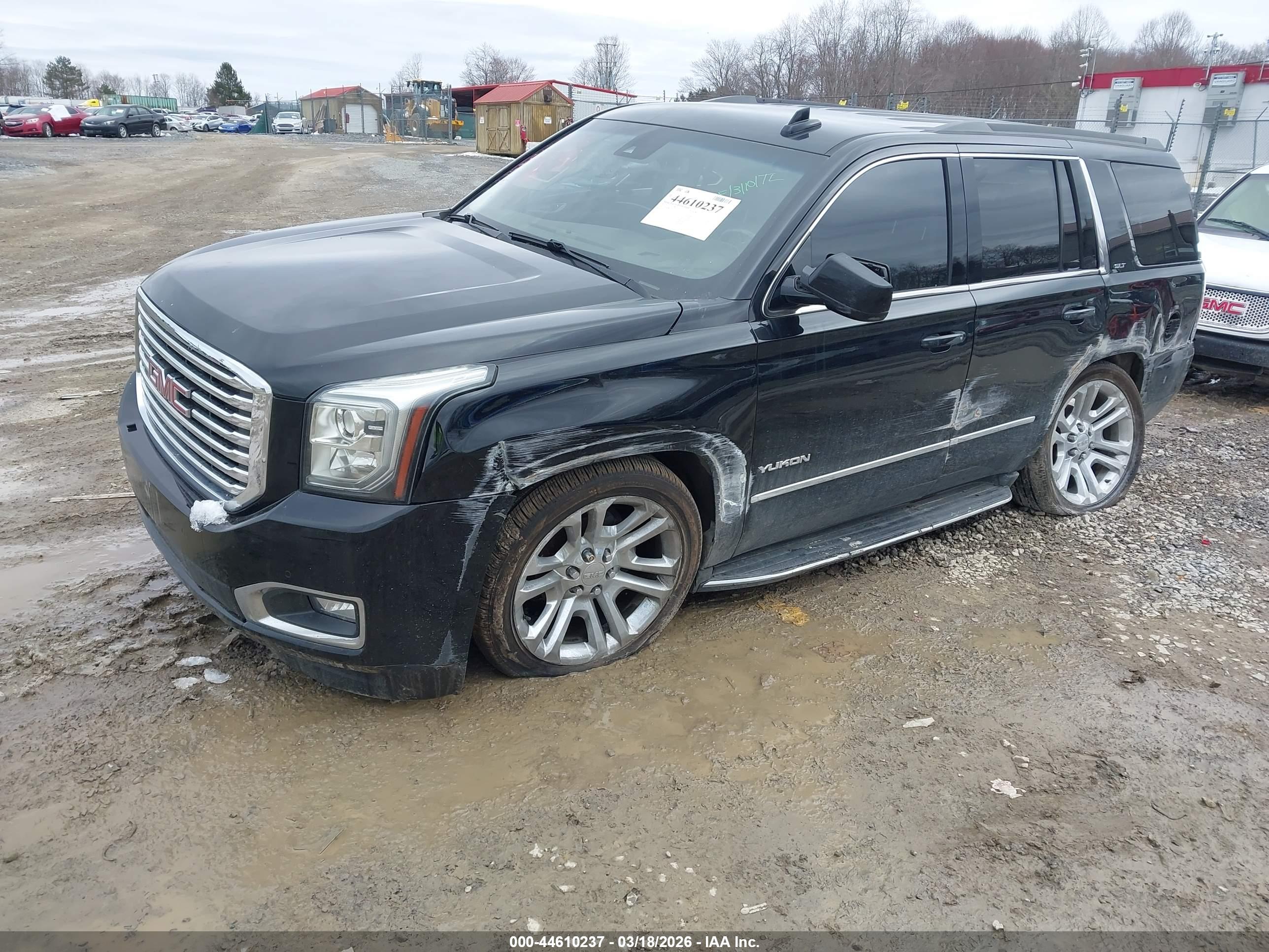 GMC YUKON image 2