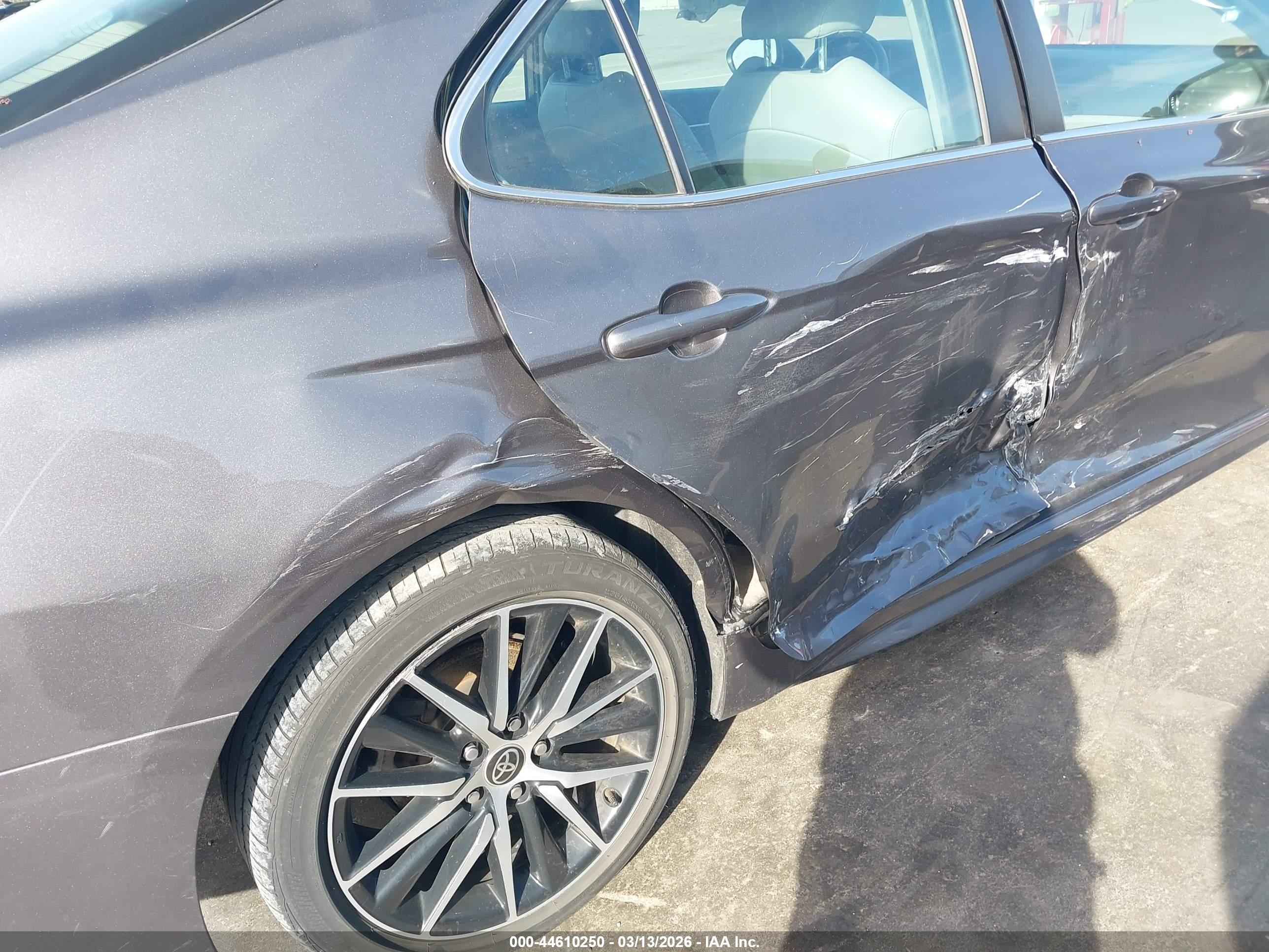 TOYOTA CAMRY image 6