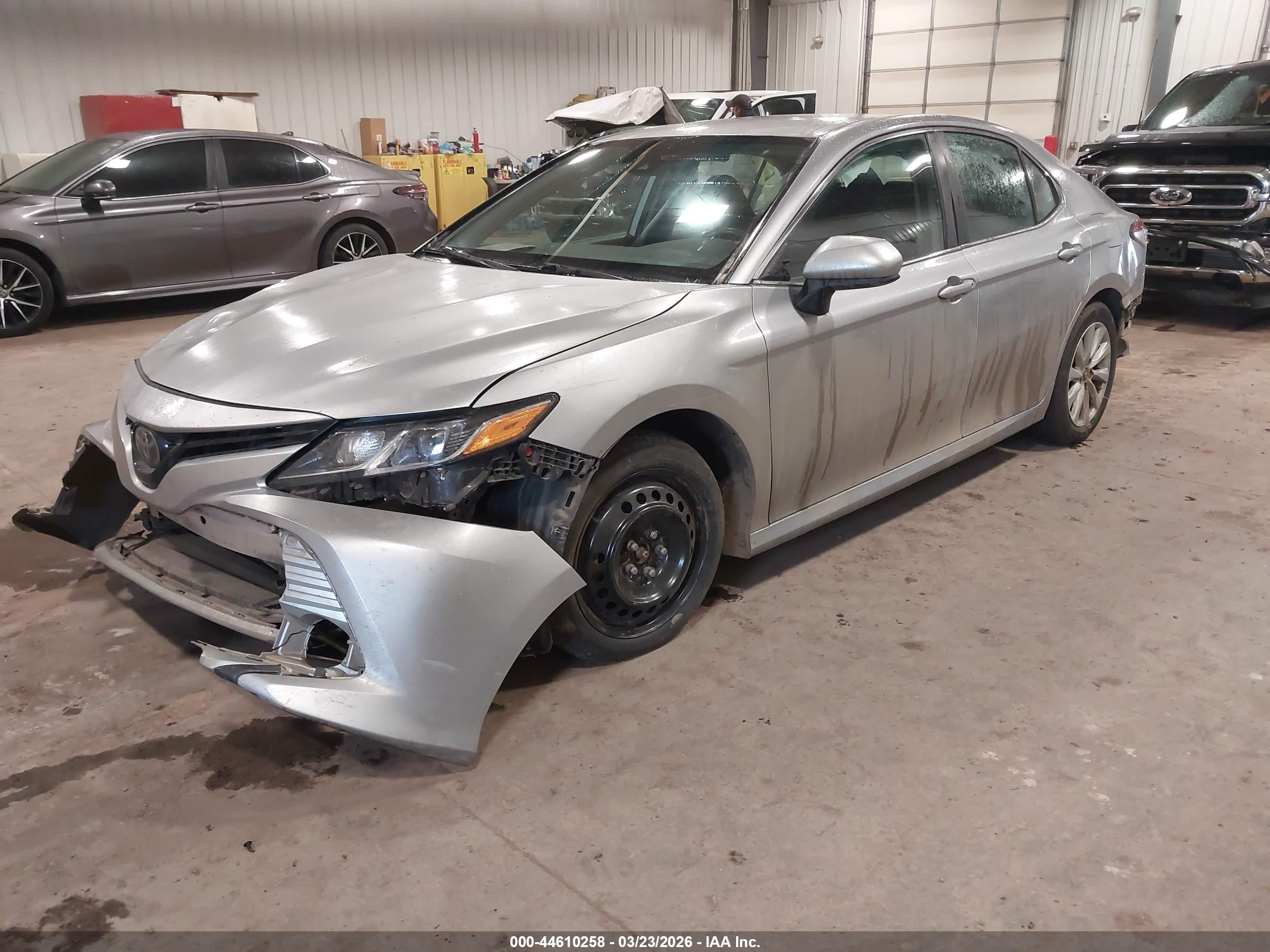 TOYOTA CAMRY image 2