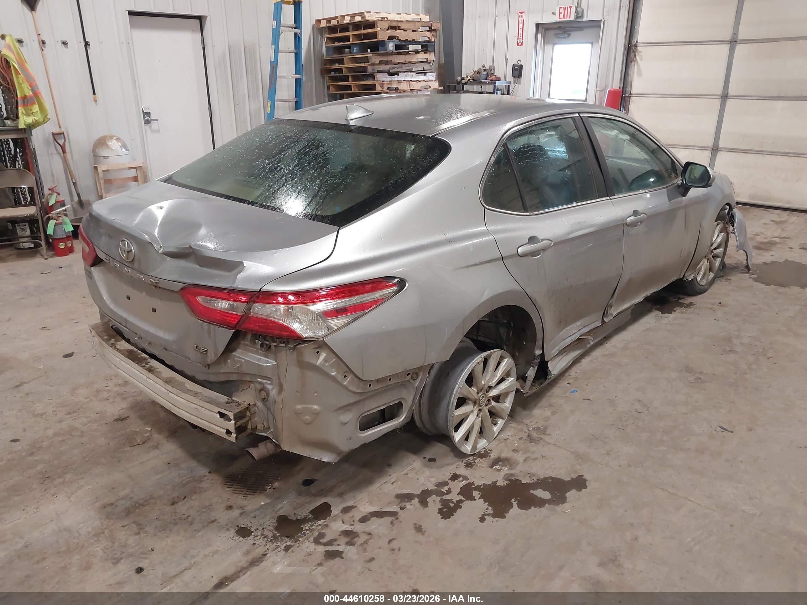 TOYOTA CAMRY image 4