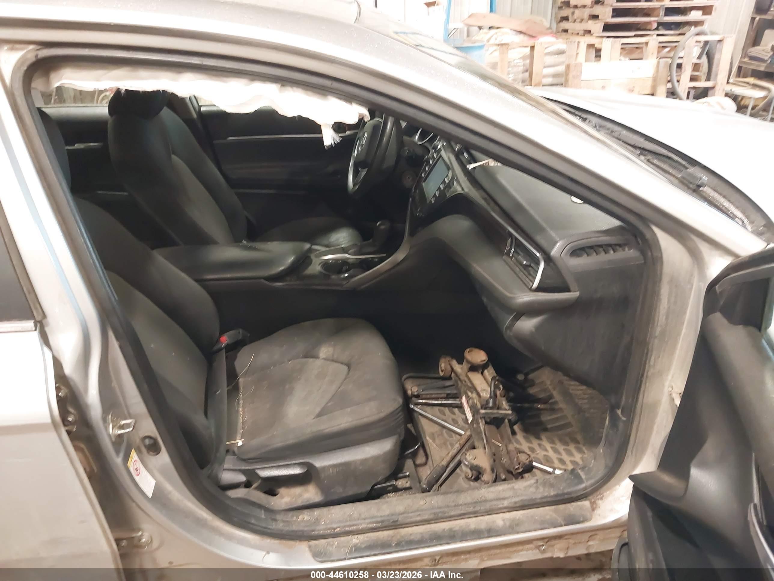 TOYOTA CAMRY image 5