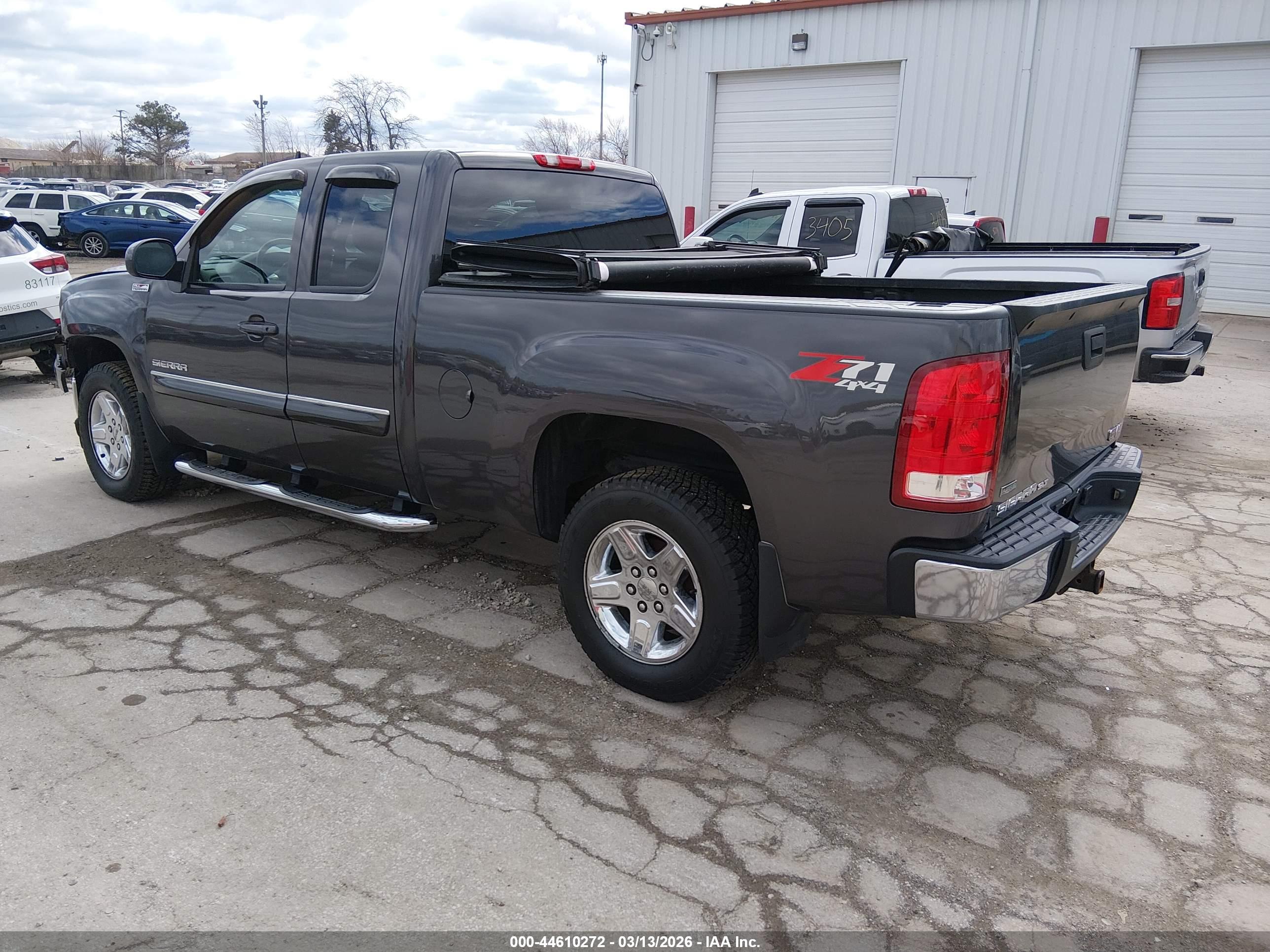 GMC SIERRA image 3
