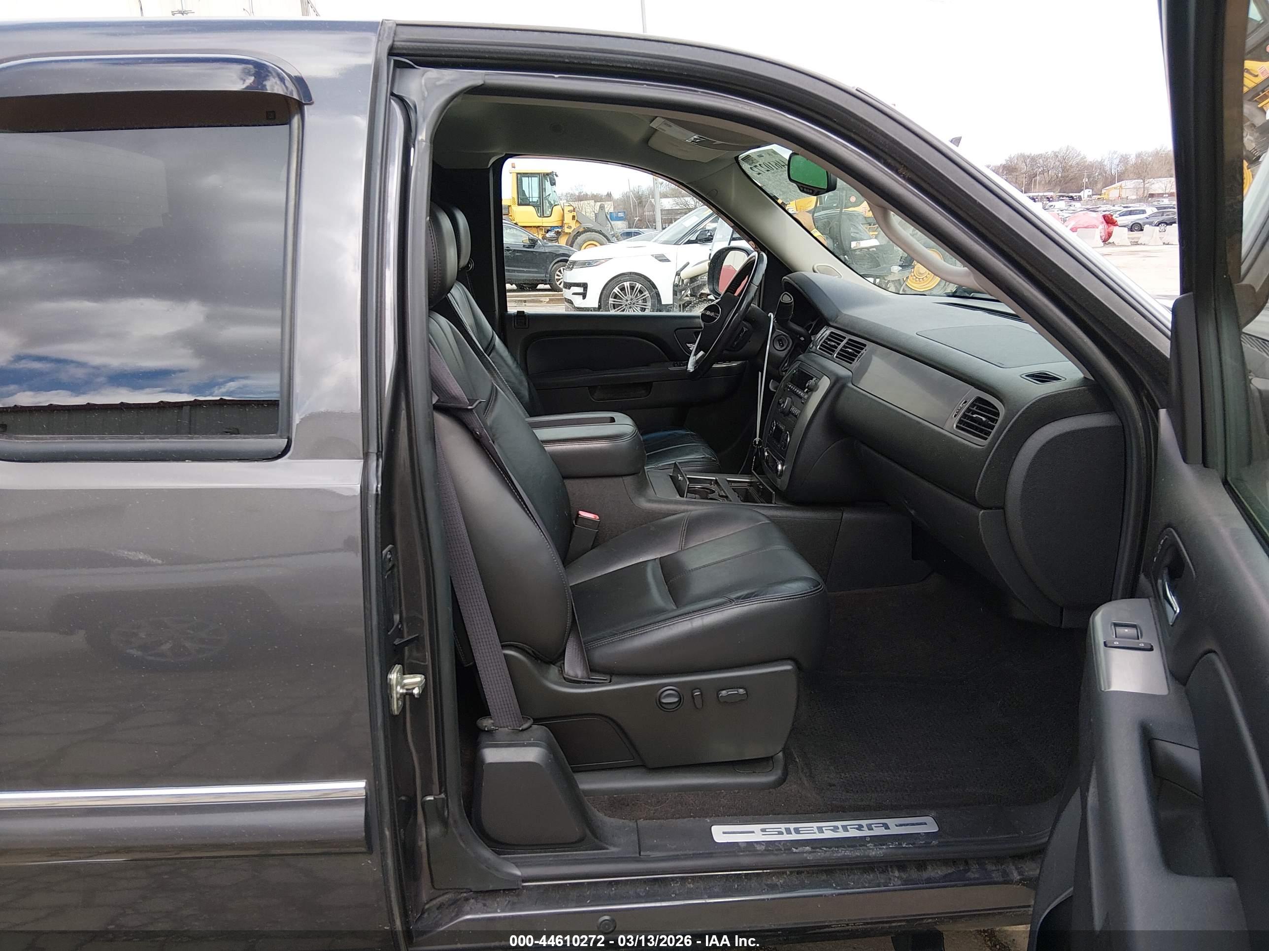 GMC SIERRA image 5
