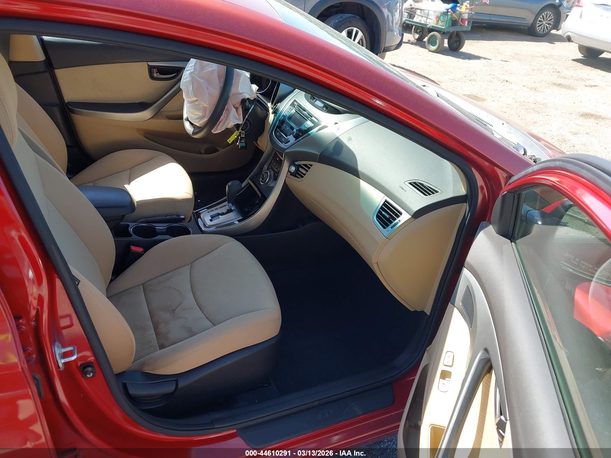 HYUNDAI ELANTRA image 5