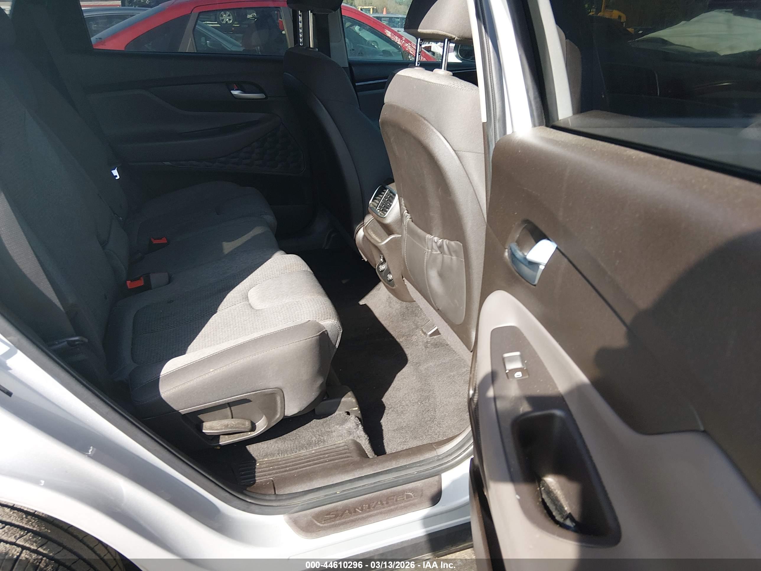 HYUNDAI SANTA image 8