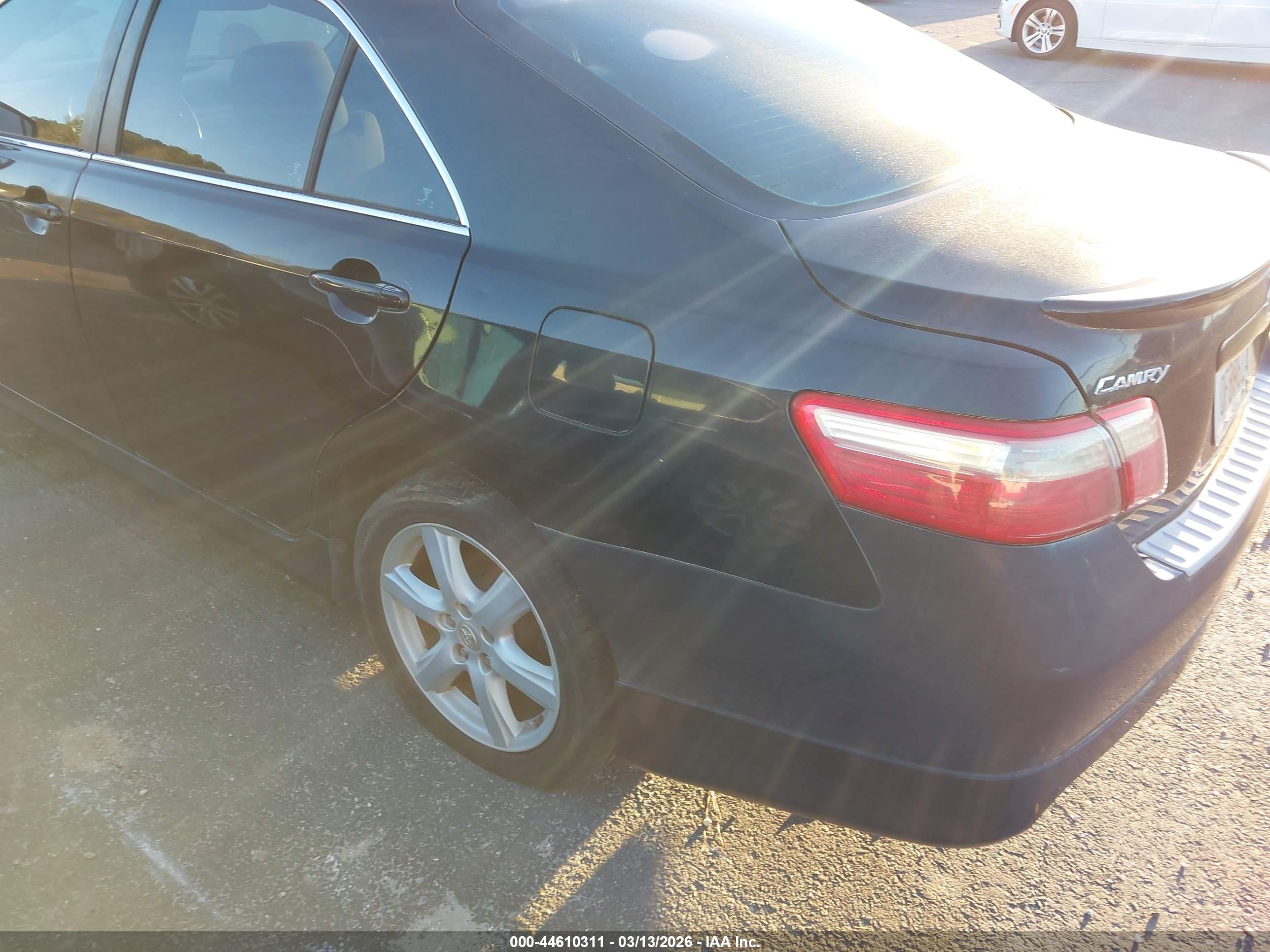 TOYOTA CAMRY image 3