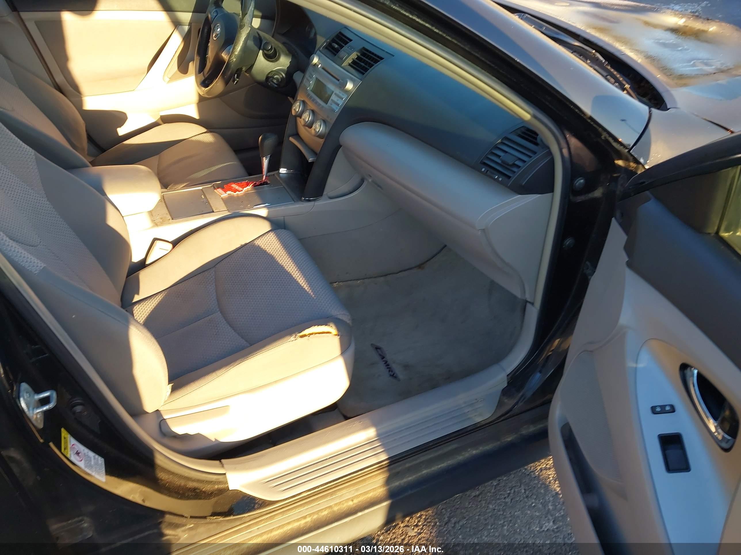 TOYOTA CAMRY image 5