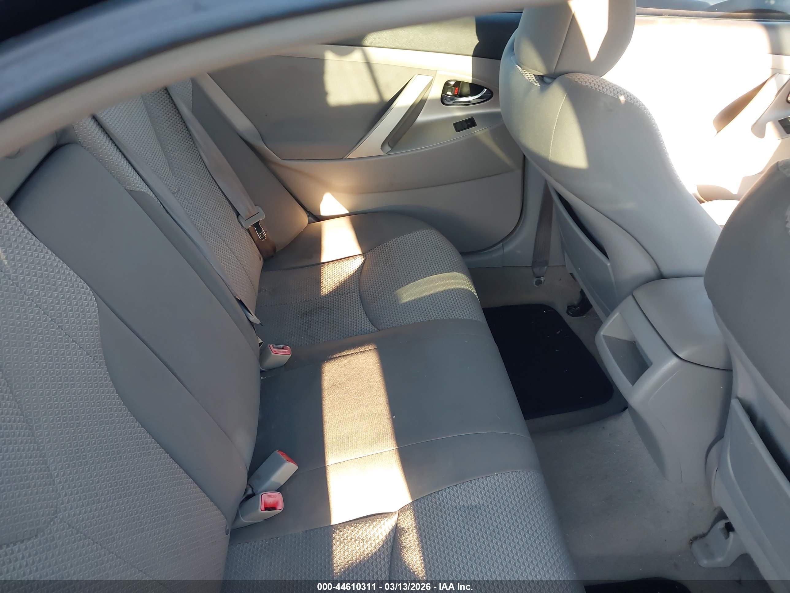 TOYOTA CAMRY image 8