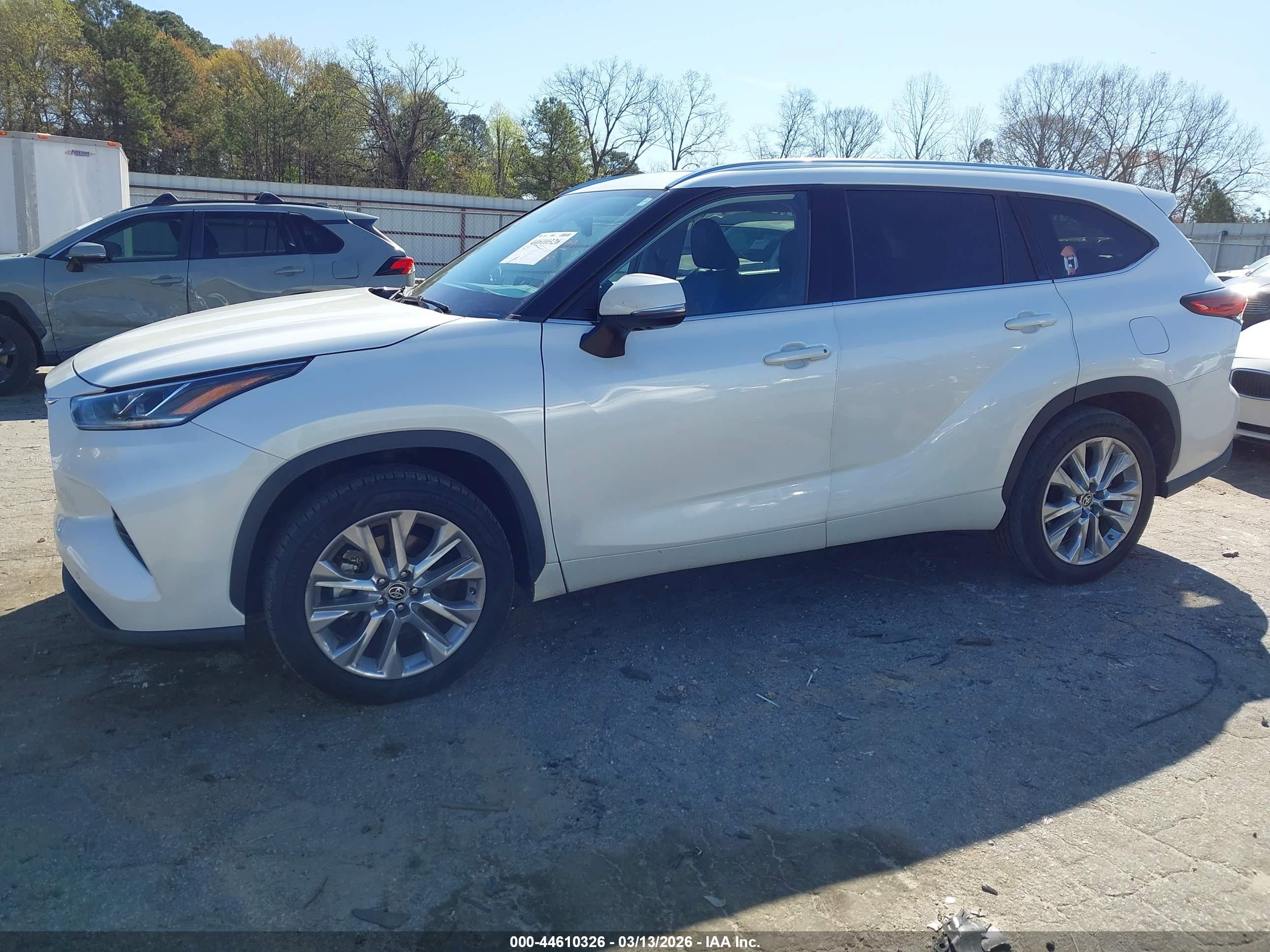 TOYOTA HIGHLANDER image 2