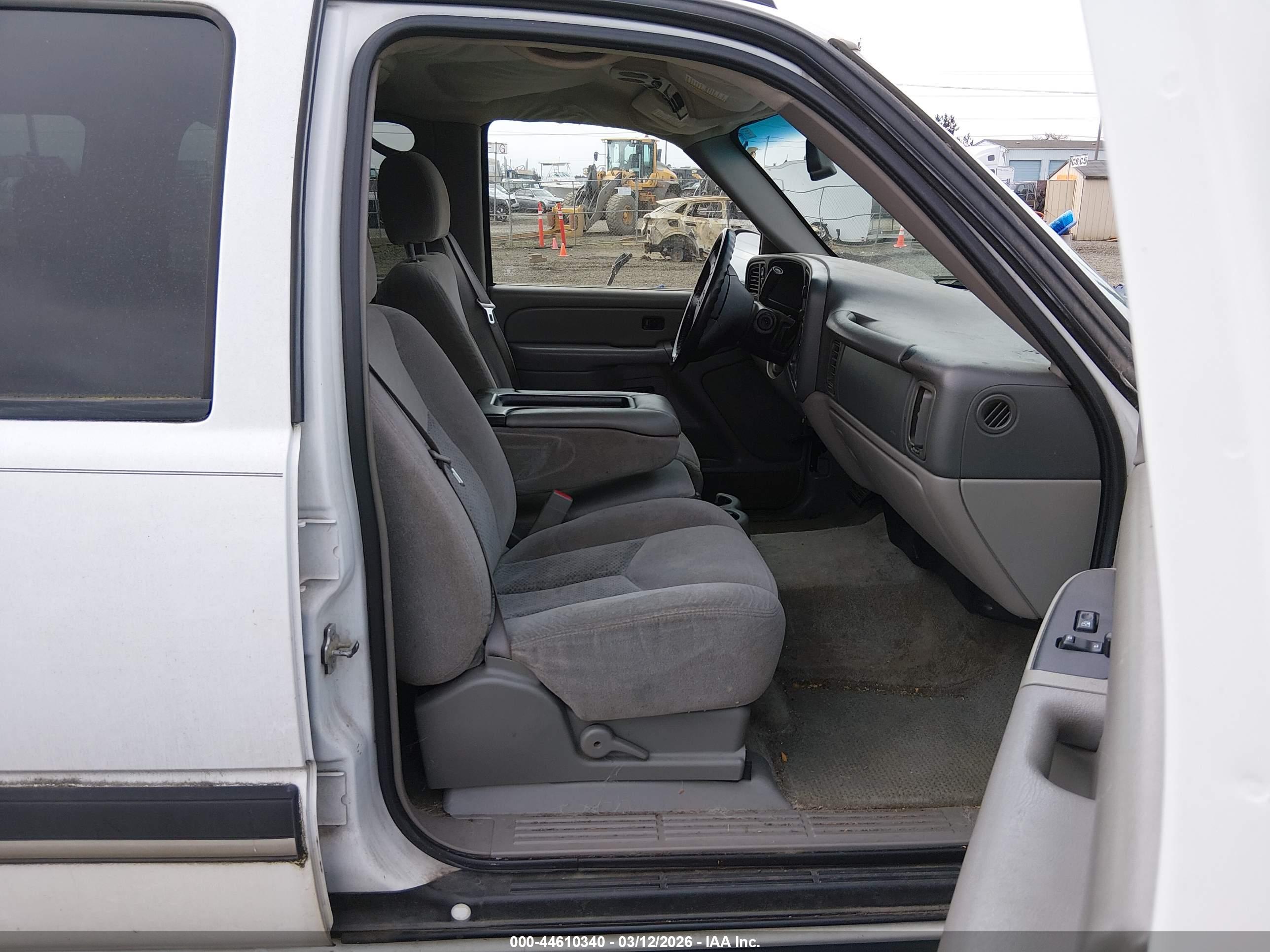 CHEVROLET TAHOE image 5