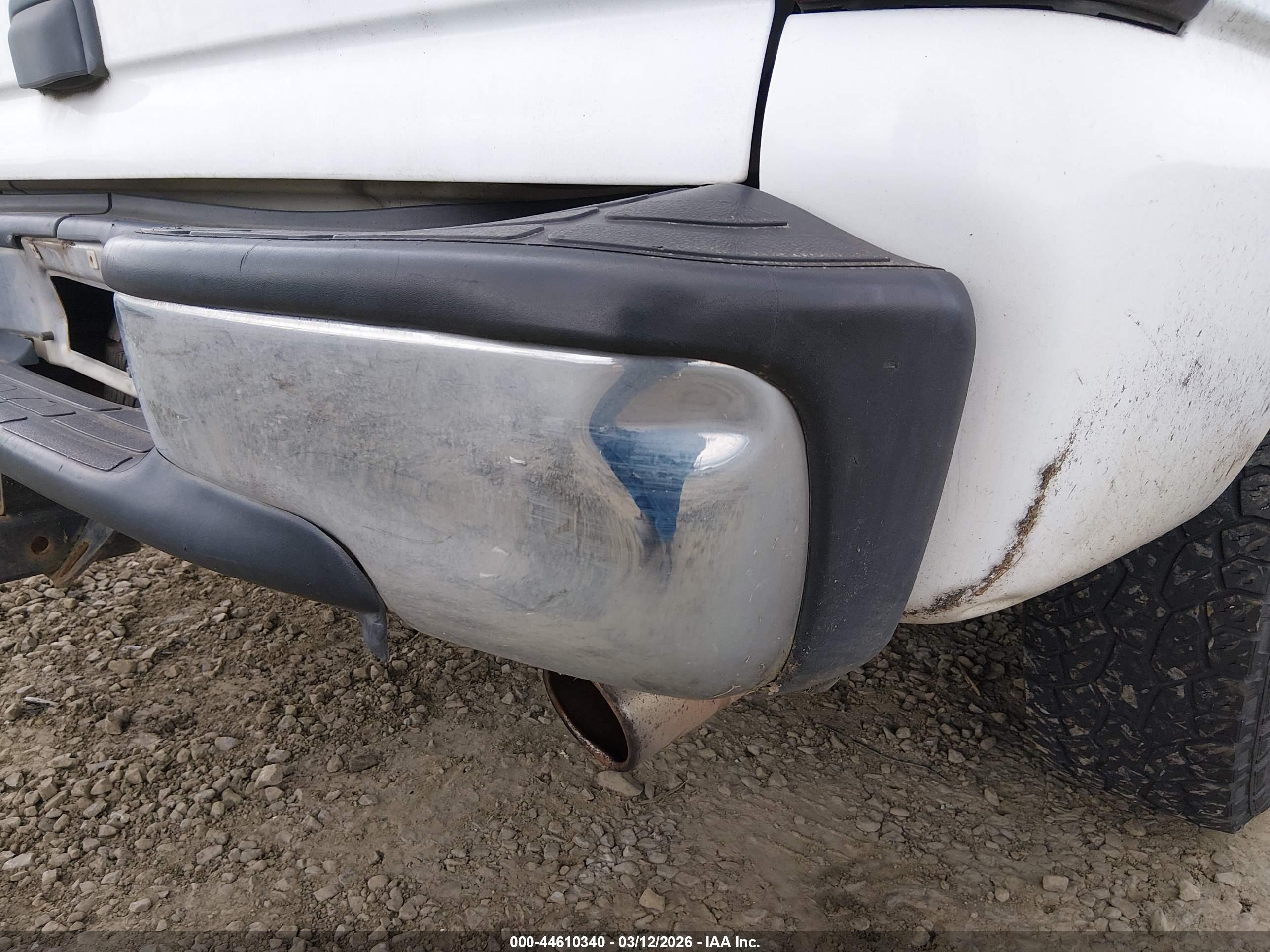 CHEVROLET TAHOE image 6
