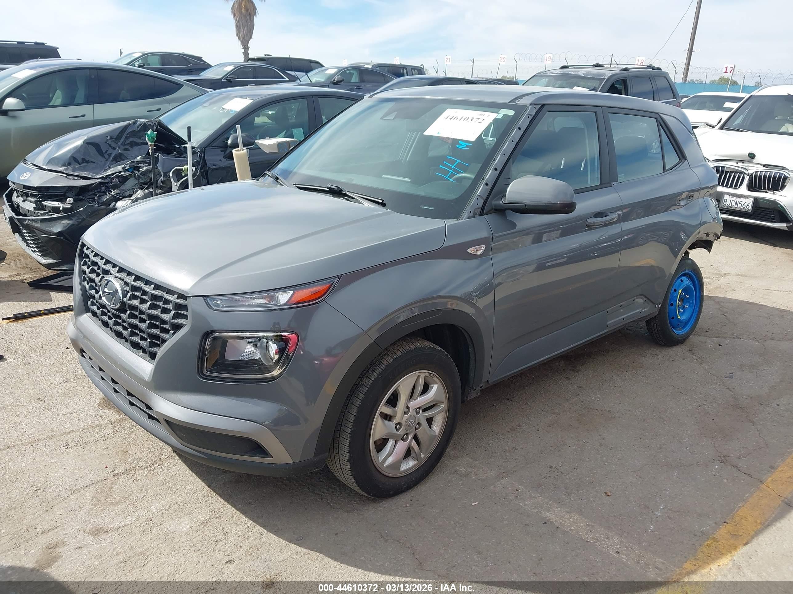 HYUNDAI VENUE image 2