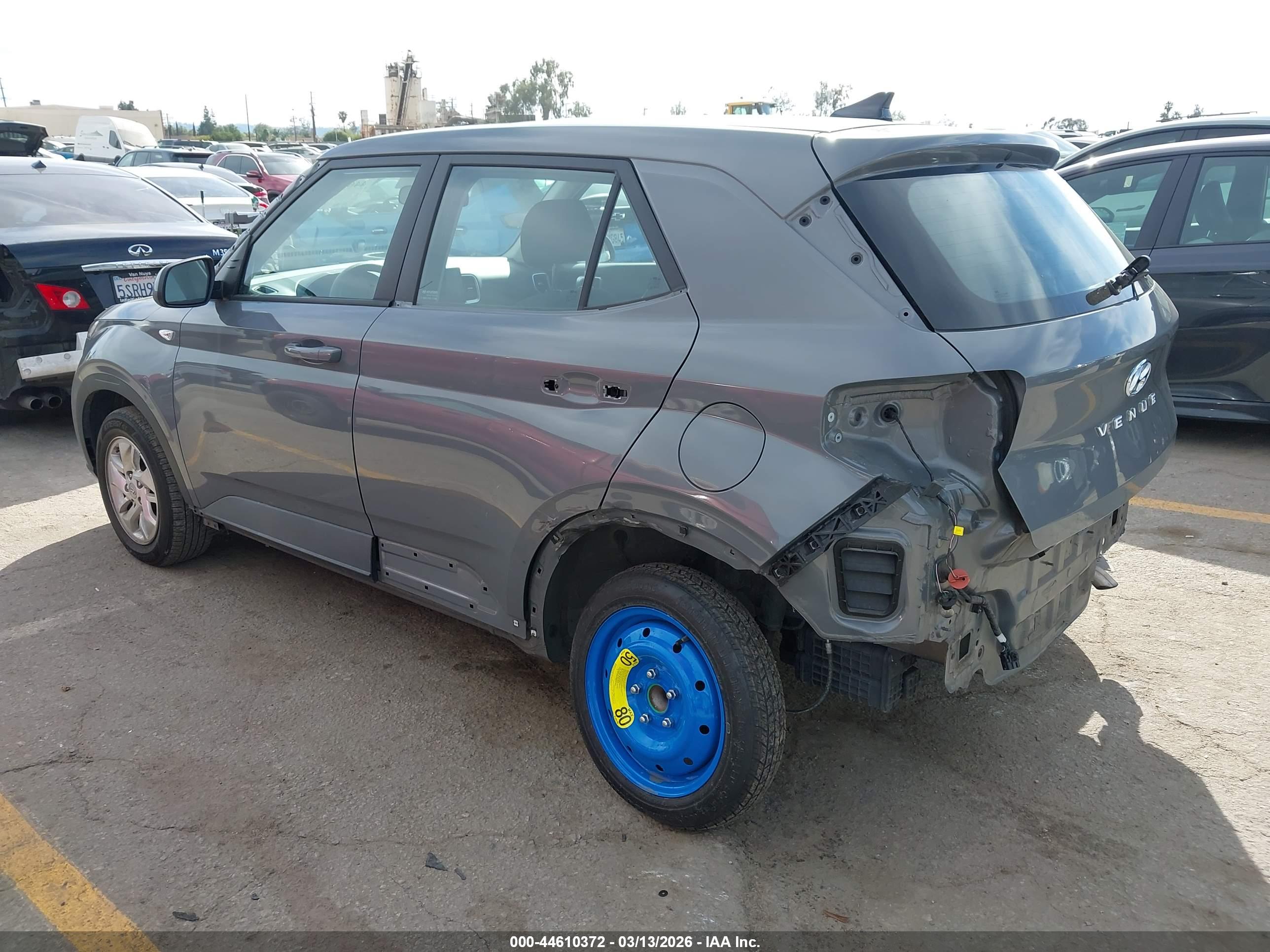 HYUNDAI VENUE image 3