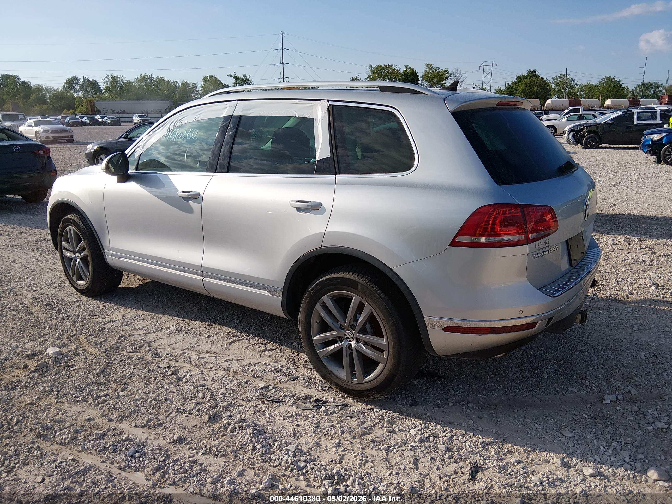 VOLKSWAGEN TOUAREG image 3