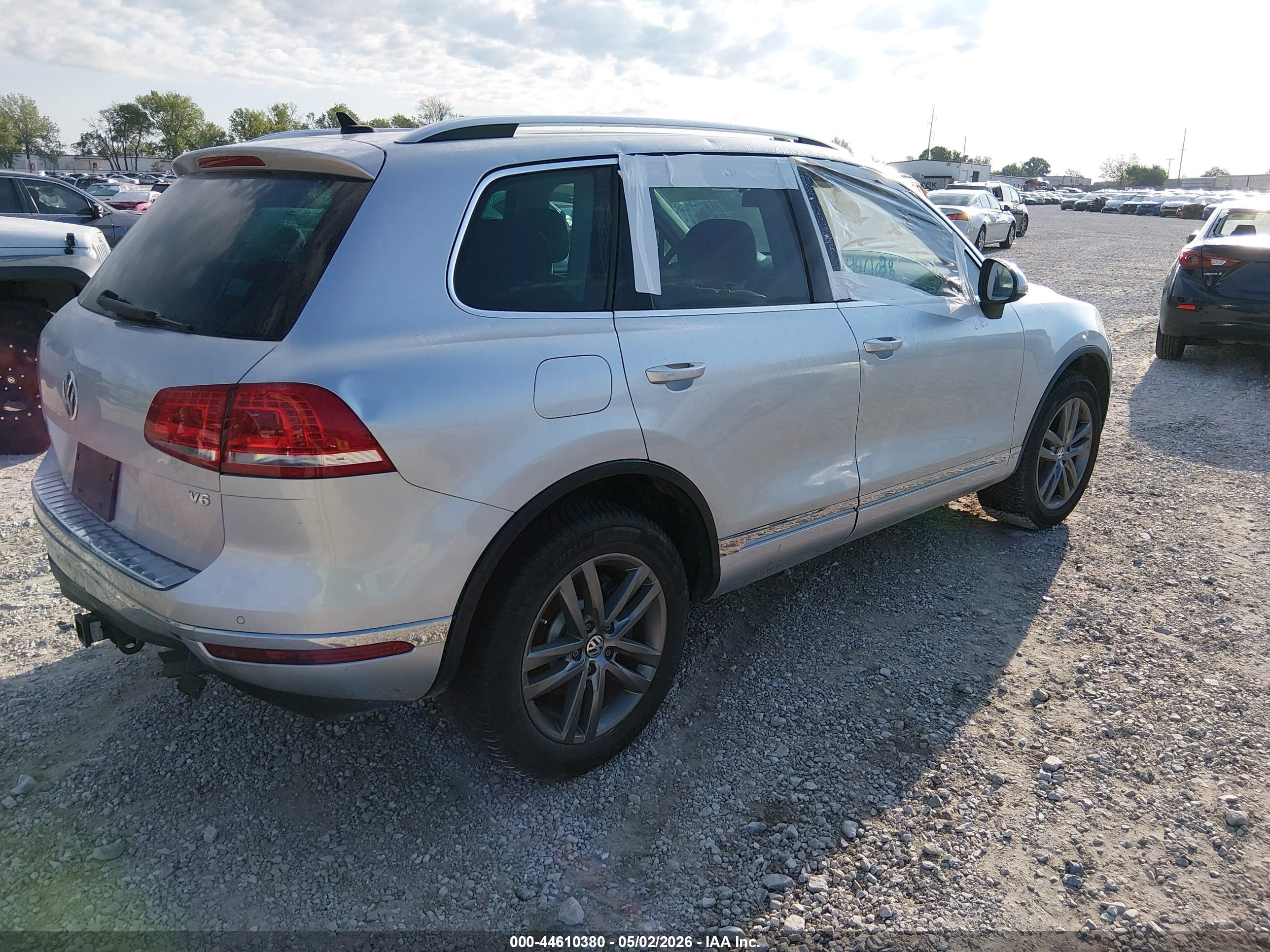 VOLKSWAGEN TOUAREG image 4