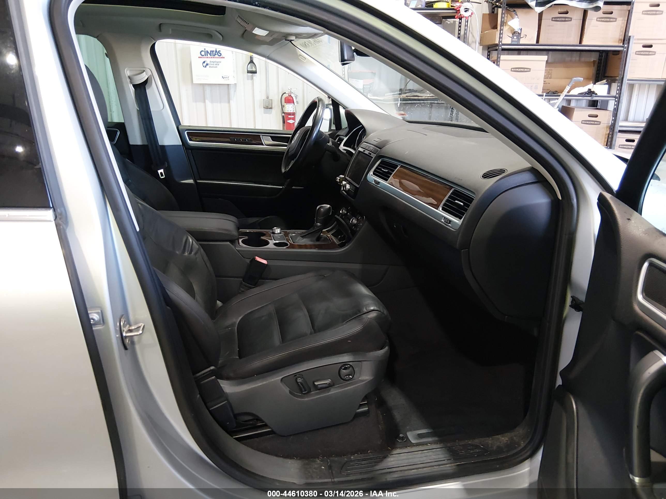 VOLKSWAGEN TOUAREG image 5