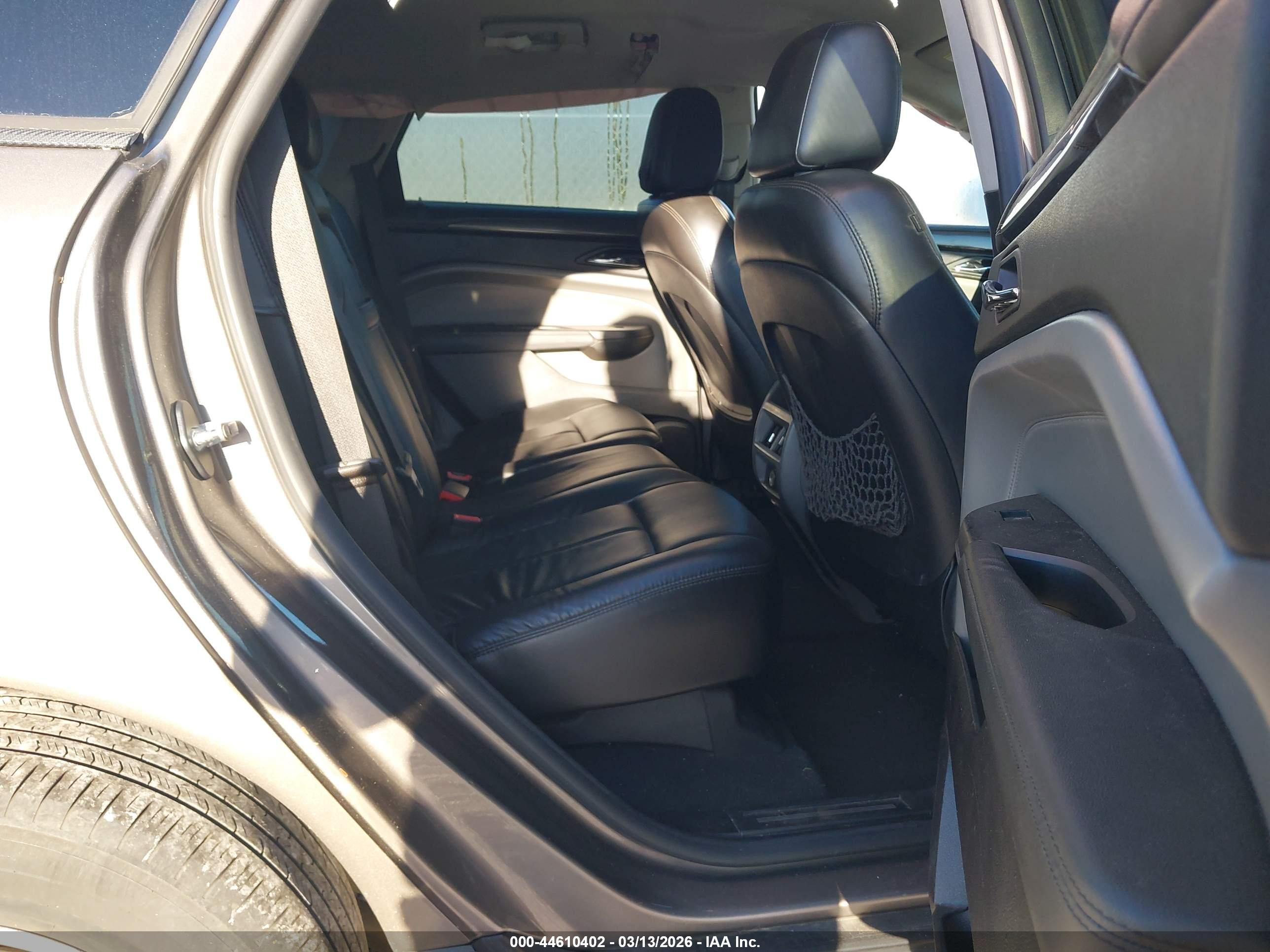 CADILLAC SRX image 8