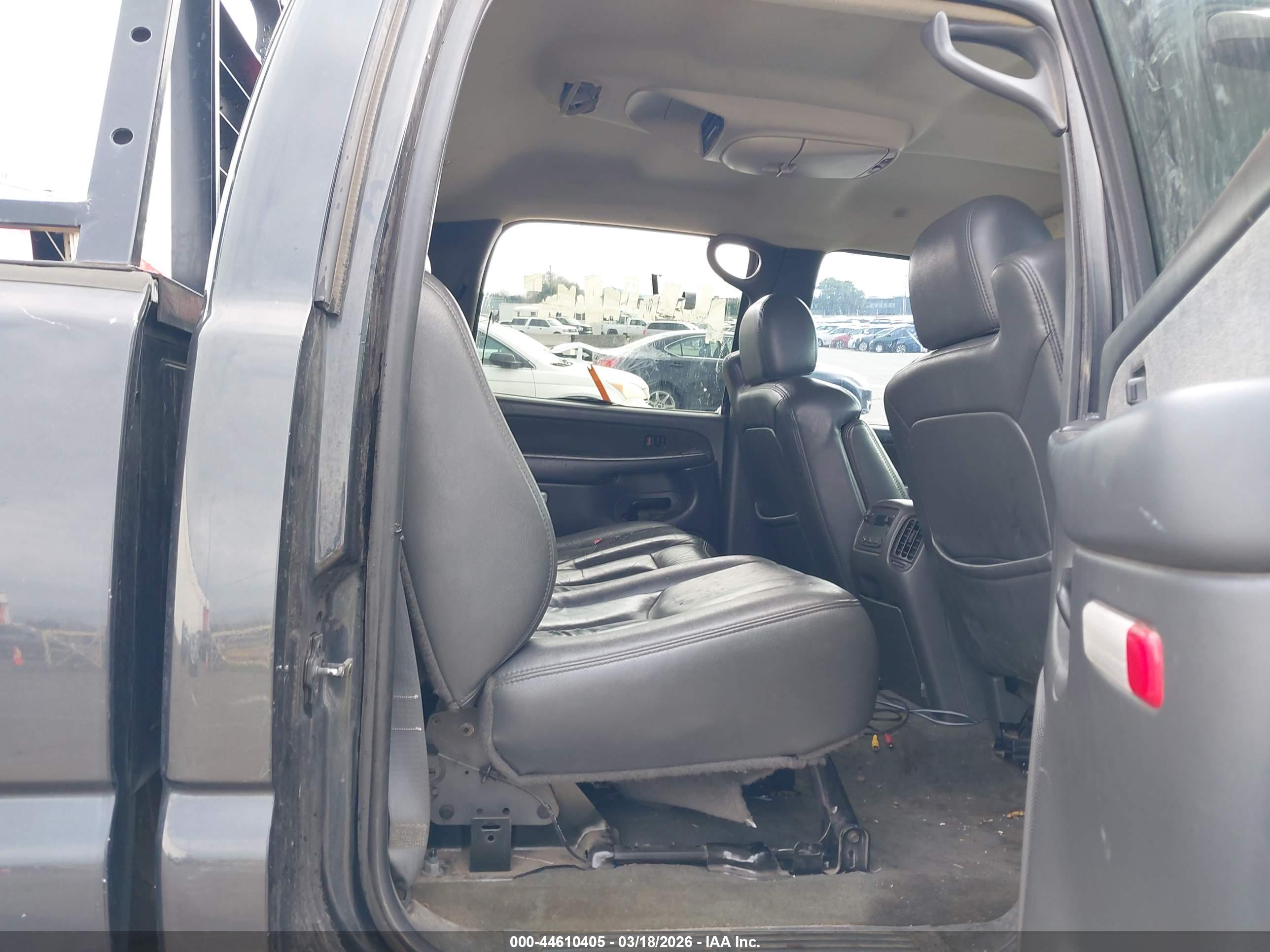 CHEVROLET SILVERADO image 8