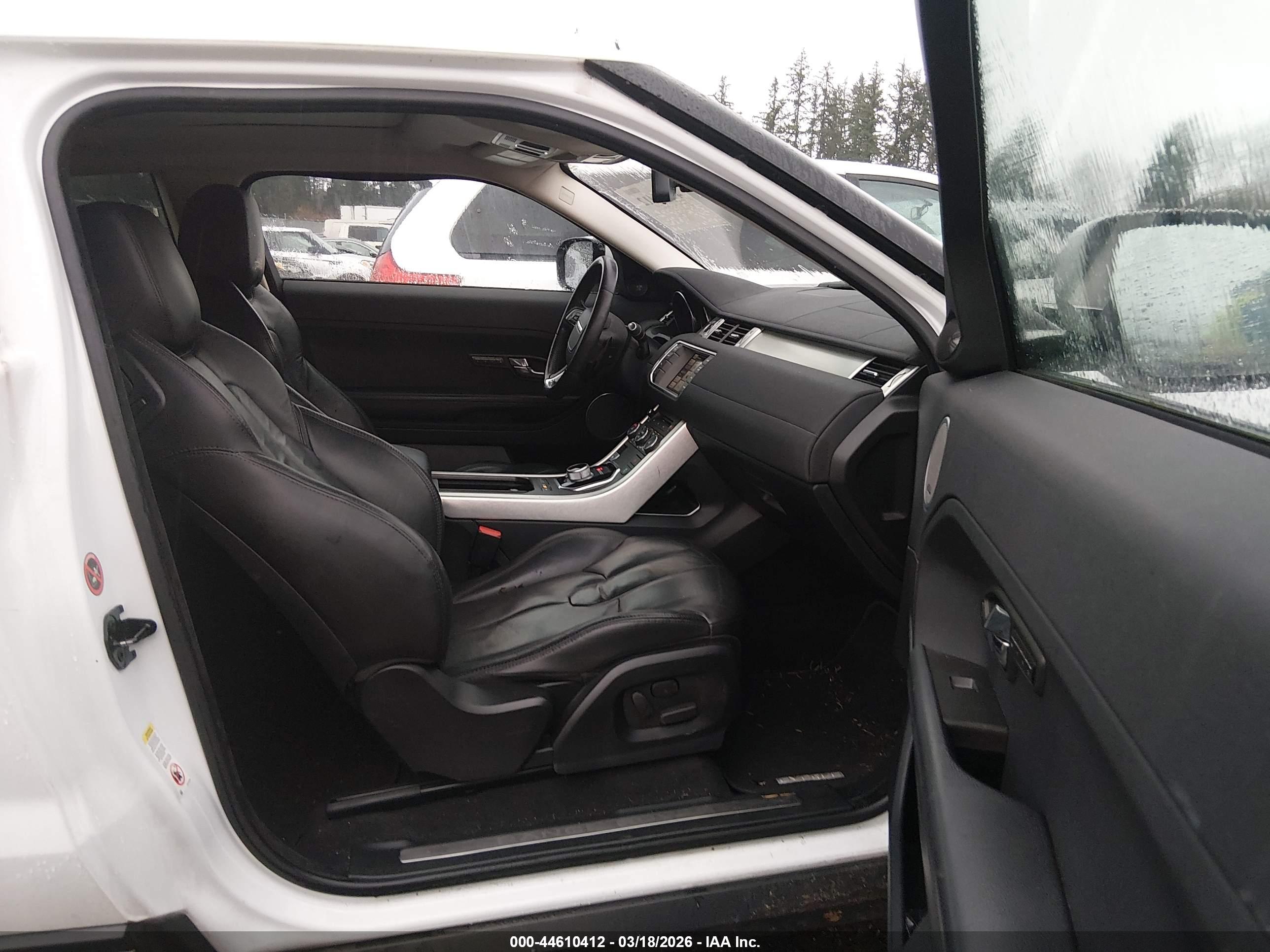 LAND ROVER image 5