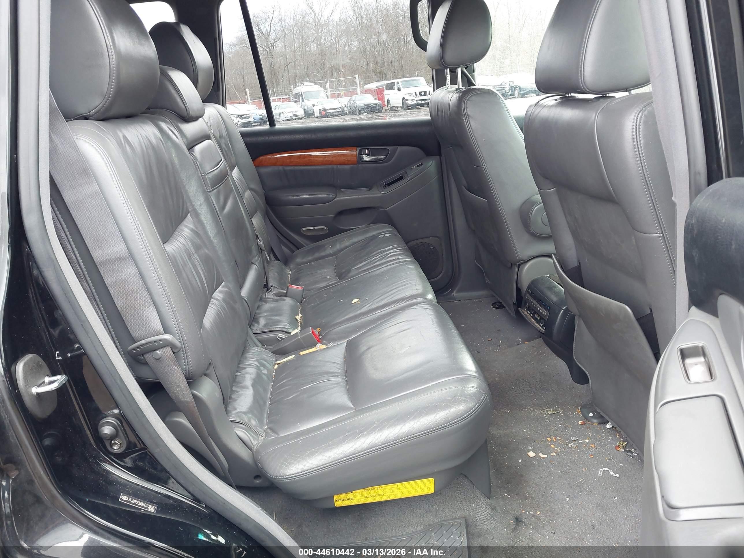 LEXUS GX image 8